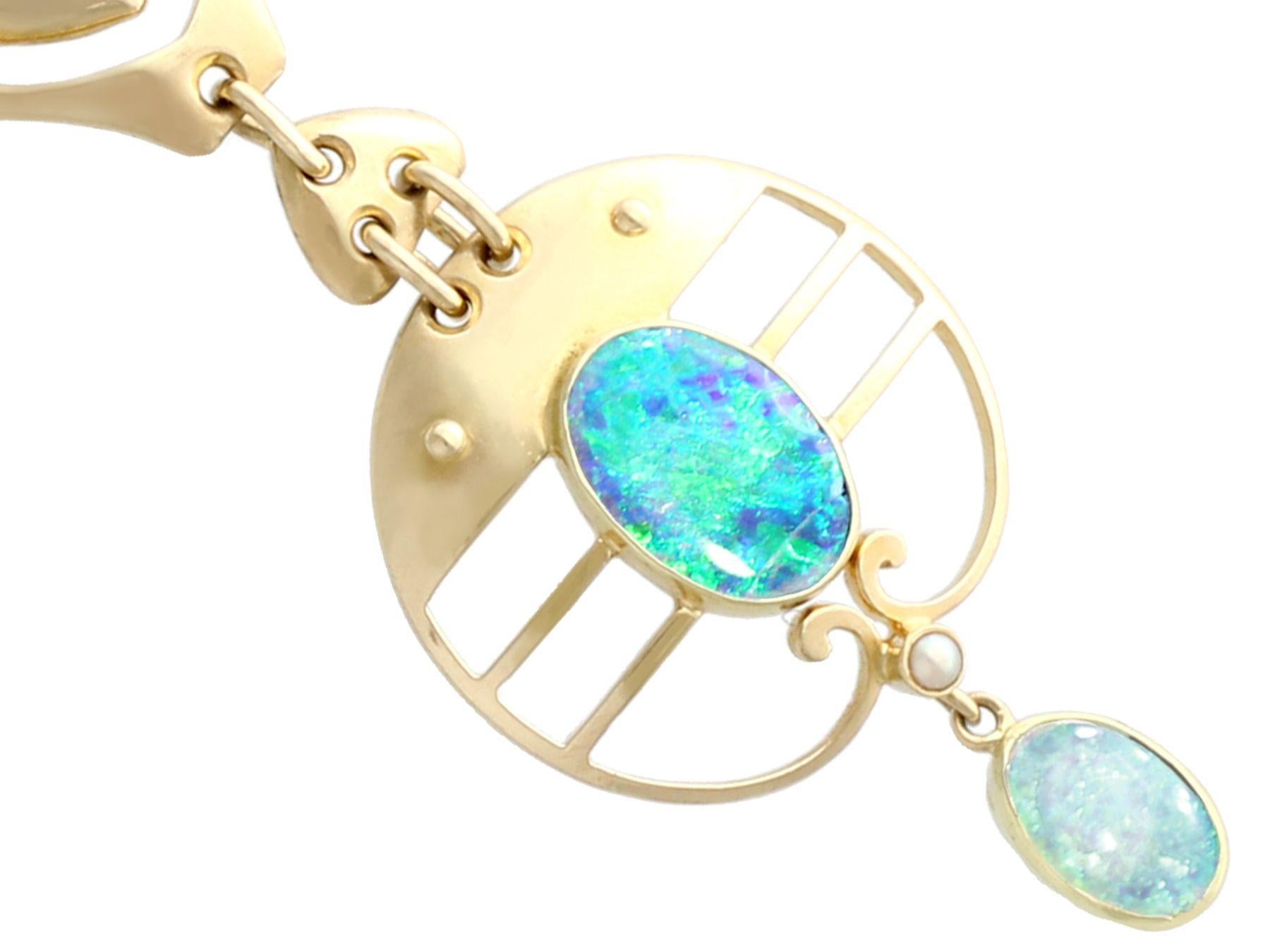 Cabochon Art Nouveau 2.62 Carat Opal and Yellow Gold Necklace For Sale