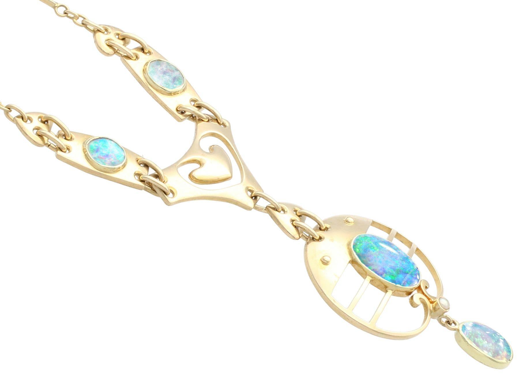 Art Nouveau 2.62 Carat Opal and Yellow Gold Necklace In Excellent Condition For Sale In Jesmond, Newcastle Upon Tyne