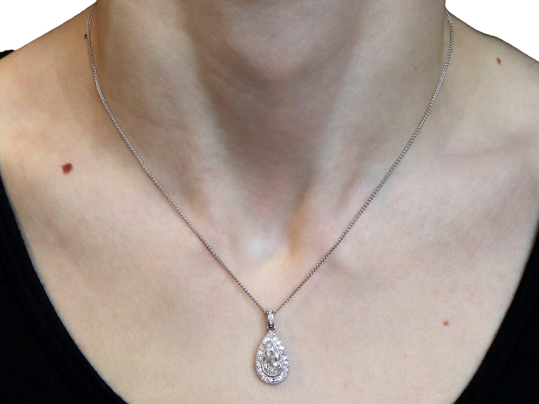 Antique 2.72Ct Diamond and Platinum Pendant Circa 1910 For Sale 4