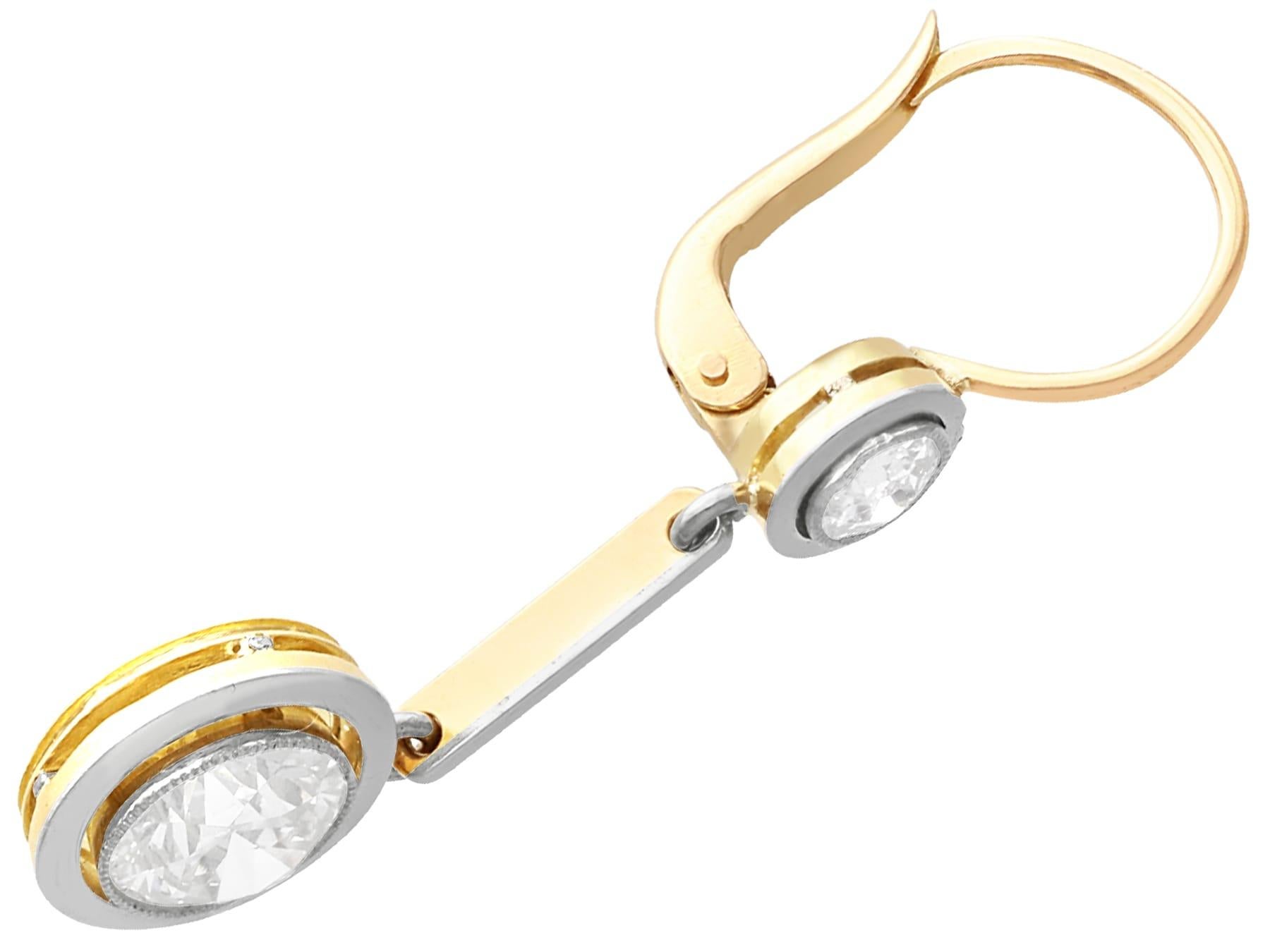 Women's or Men's 1920s 2.75 Carat Diamond Drop Earrings in Yellow Gold For Sale