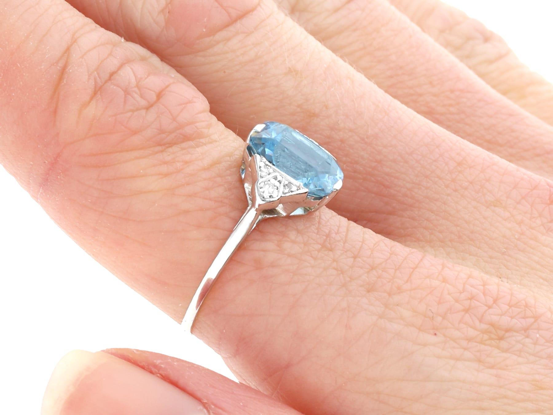 Antiker 2,84ct Aquamarin und 0,10ct Diamant und 18ct Weißgold Kleiderring im Angebot 6