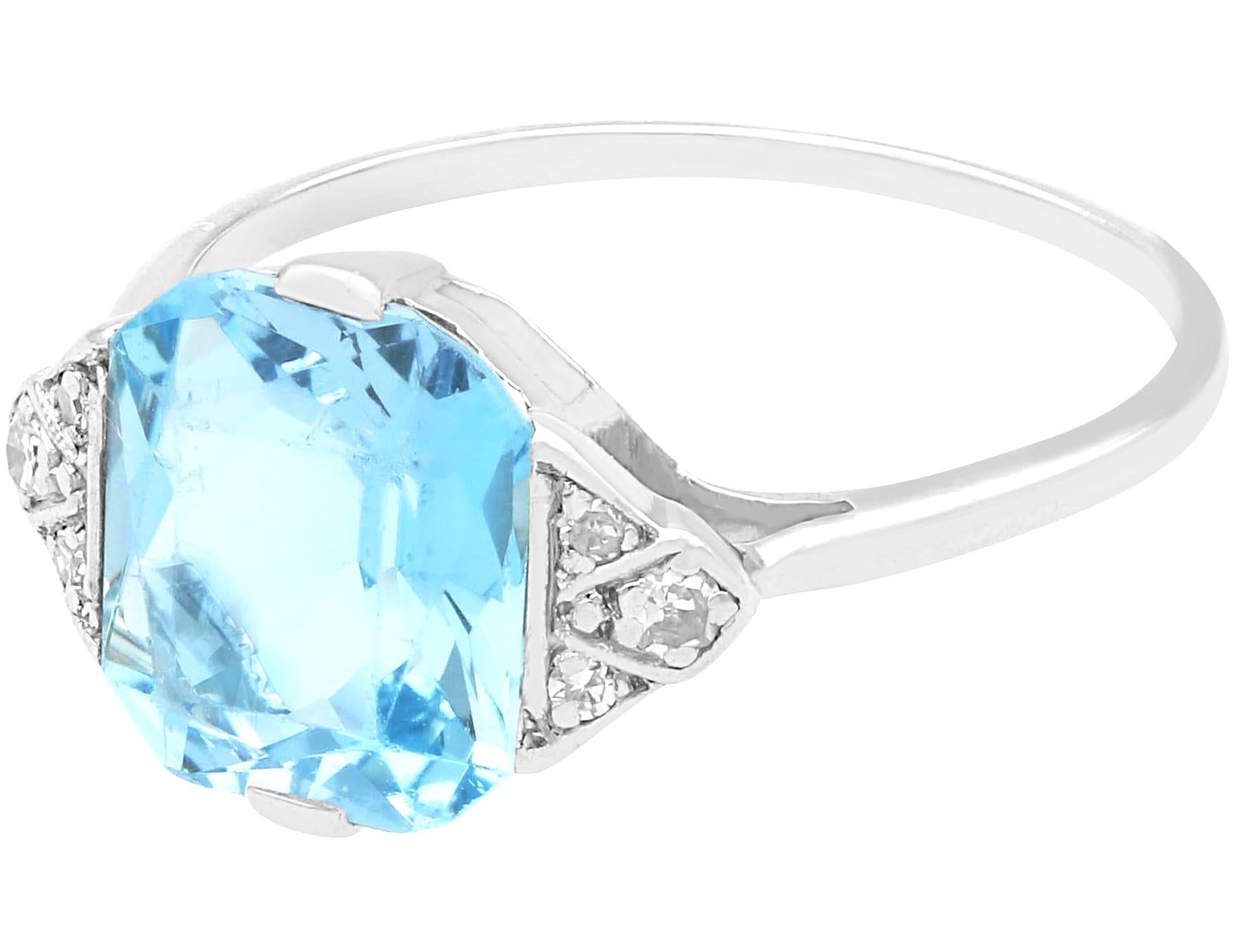 Antique 2.84ct Aquamarine and 0.10ct Diamond and 18ct White Gold Dress Ring  For Sale 1