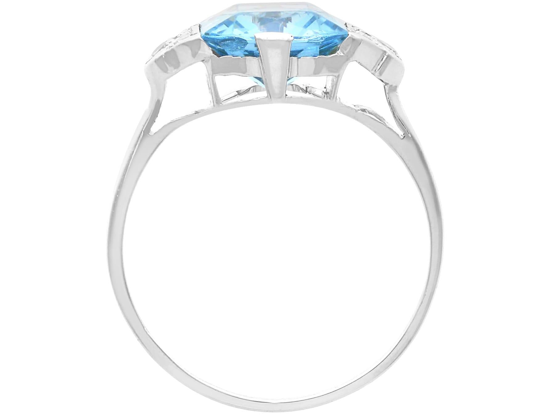 Antique 2.84ct Aquamarine and 0.10ct Diamond and 18ct White Gold Dress Ring  For Sale 3