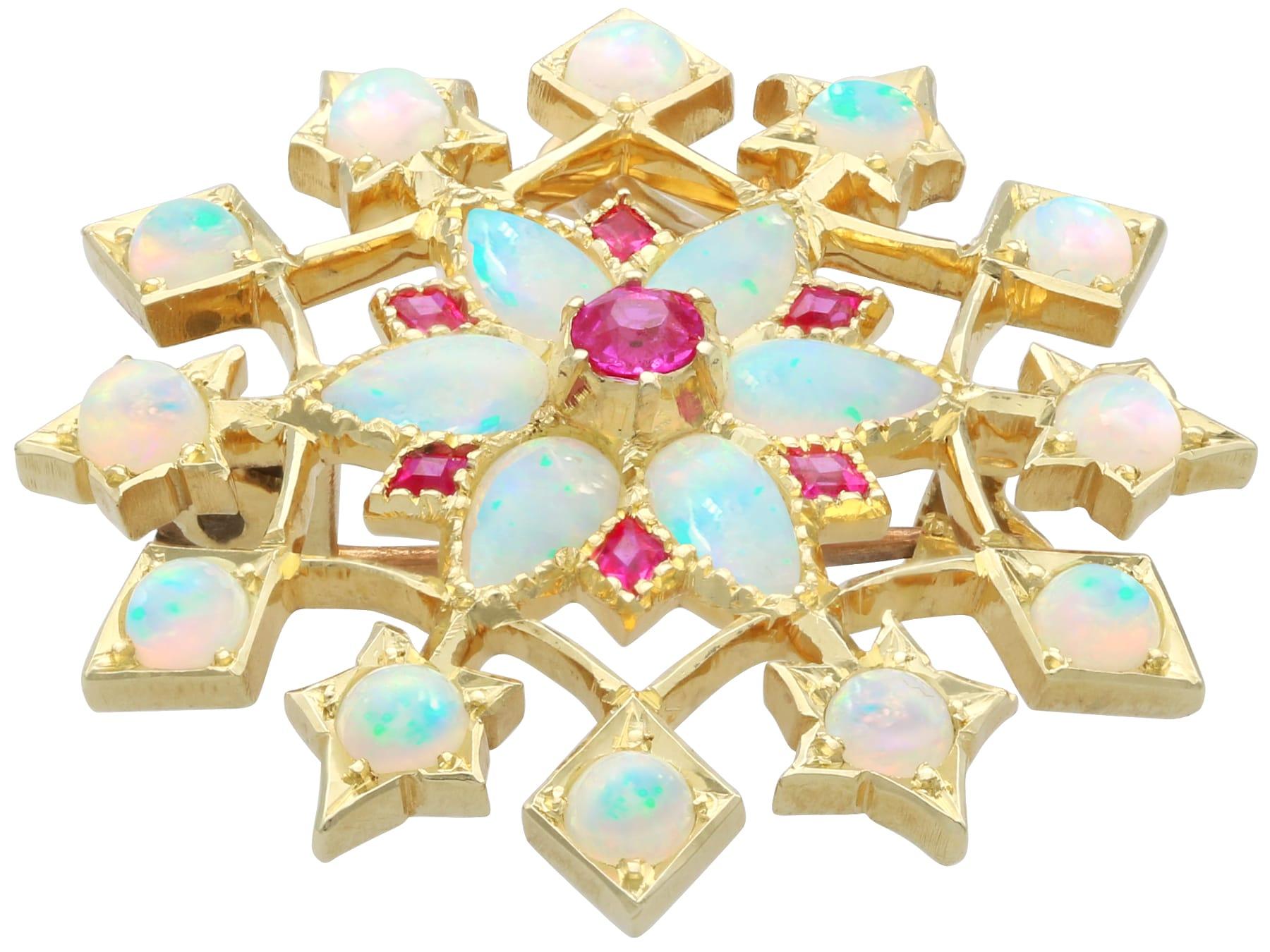 Antique 2.90ct Opal 0.25ct Ruby and 15ct Yellow Gold Pendant / Brooch Circa 1900 en vente 2