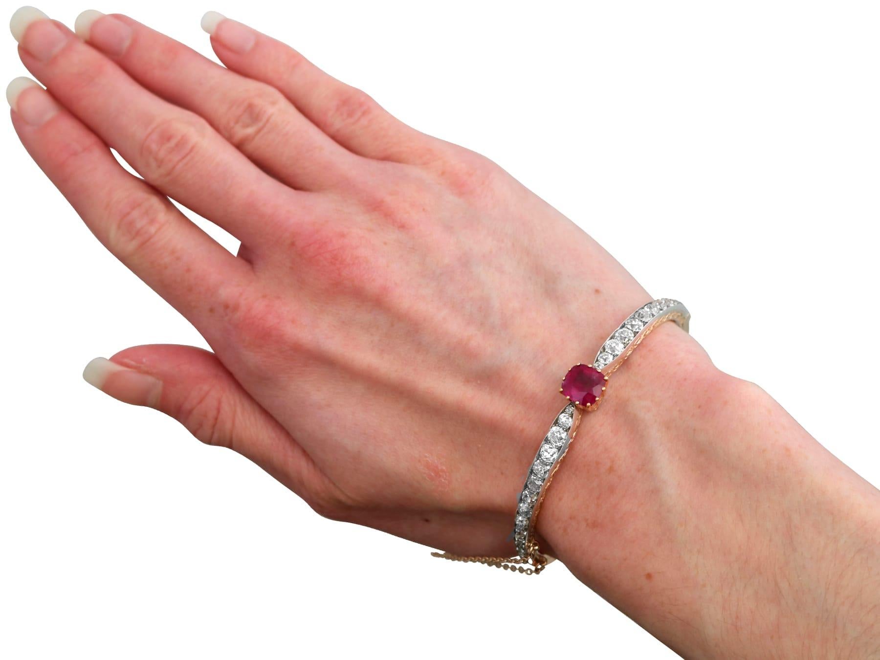 Brazalete antiguo de oro rosa de 18 quilates con rubí de 2,90 quilates y diamantes de 4,12 quilates - Circa 1890 en venta 8