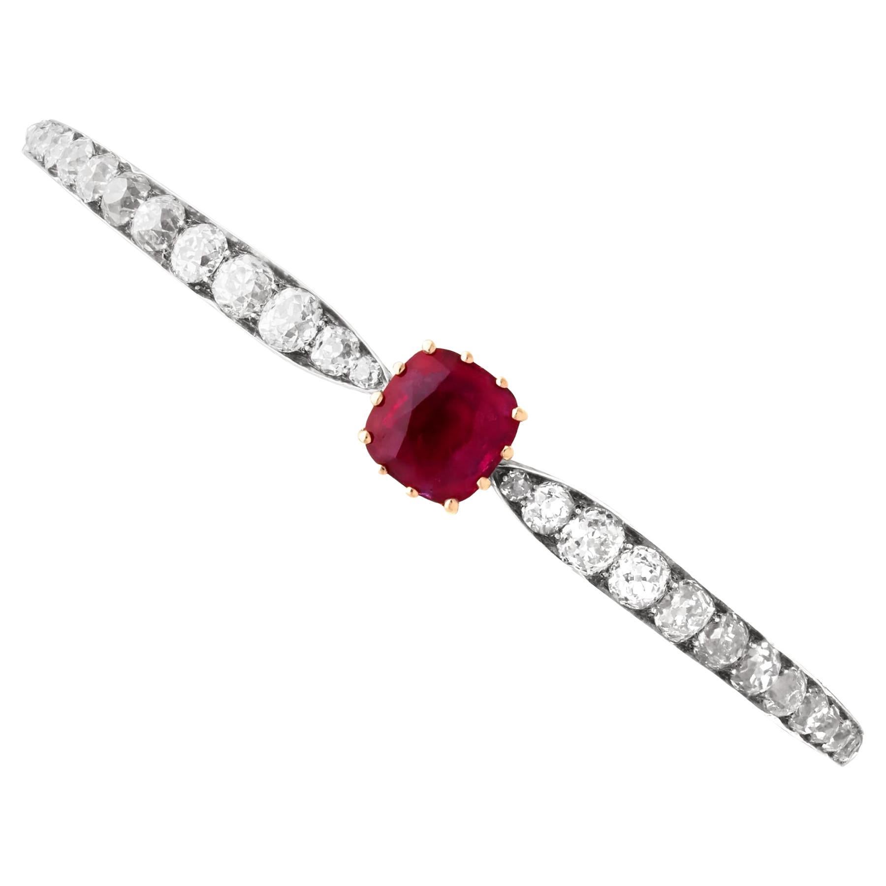 Brazalete antiguo de oro rosa de 18 quilates con rubí de 2,90 quilates y diamantes de 4,12 quilates - Circa 1890 en venta