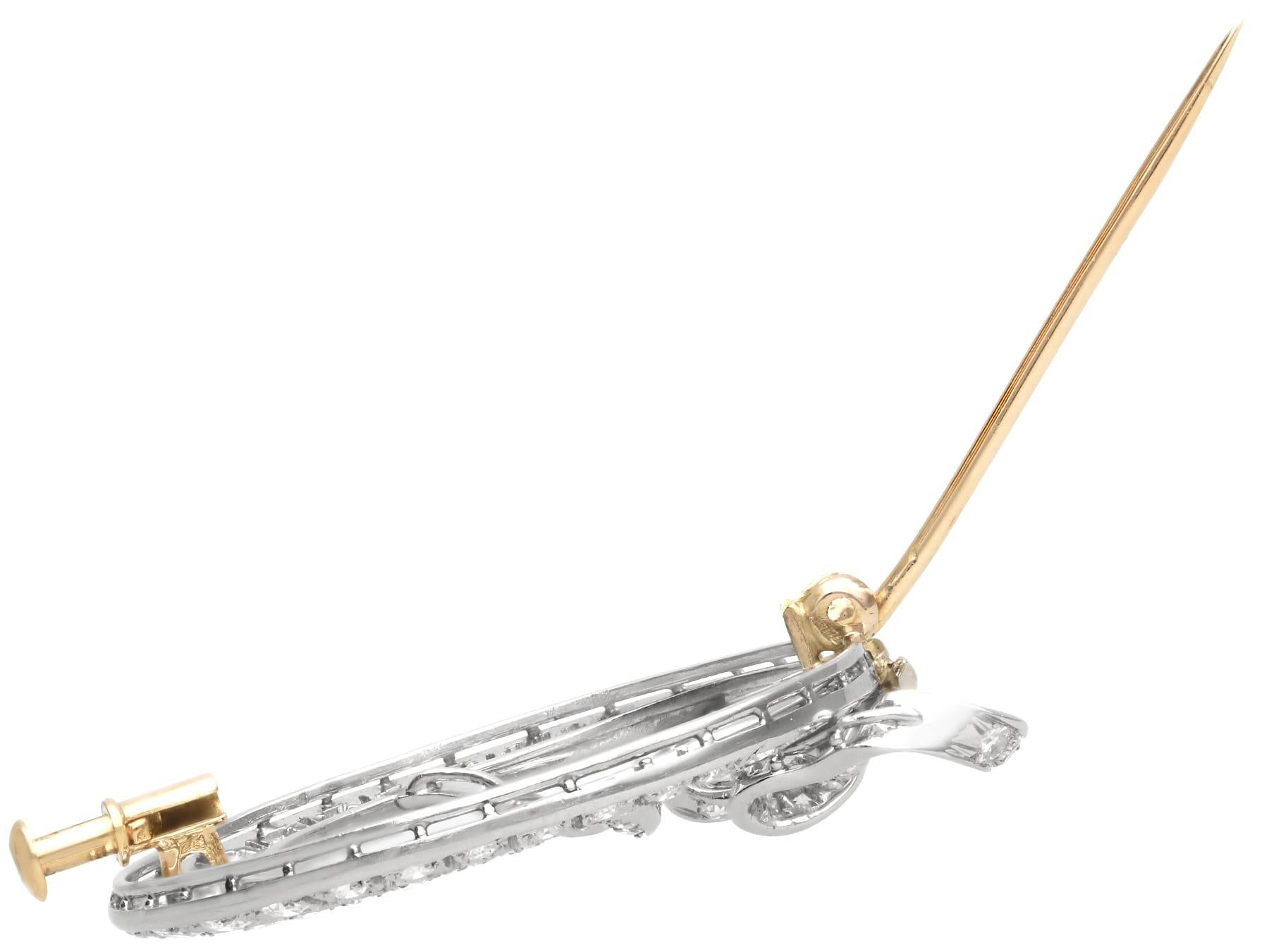 Antique 2.95Ct Diamond and Platinum Crescent Bow Brooch Circa 1930 For Sale 1