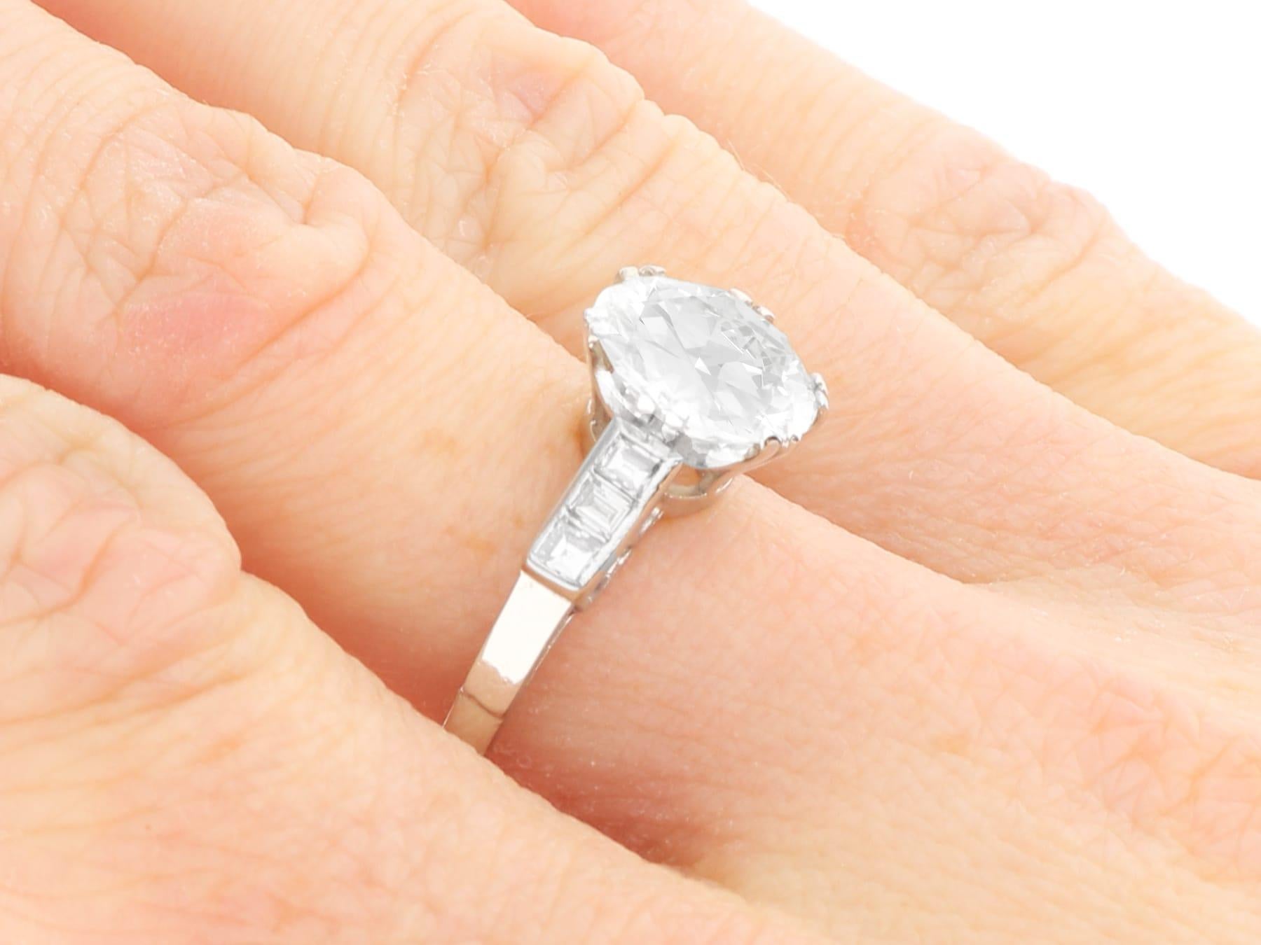 Bague solitaire ancienne en platine et diamant de 2,99 carats, c. 1935 en vente 3