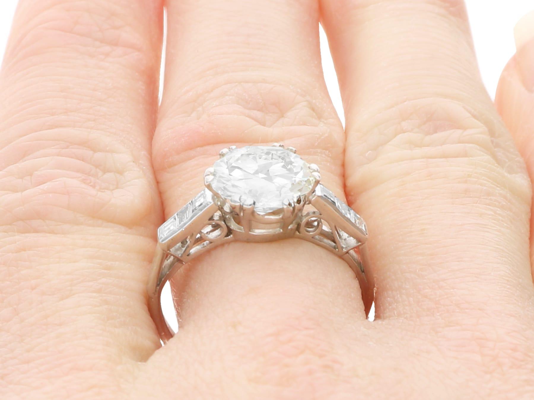 Bague solitaire ancienne en platine et diamant de 2,99 carats, c. 1935 en vente 4