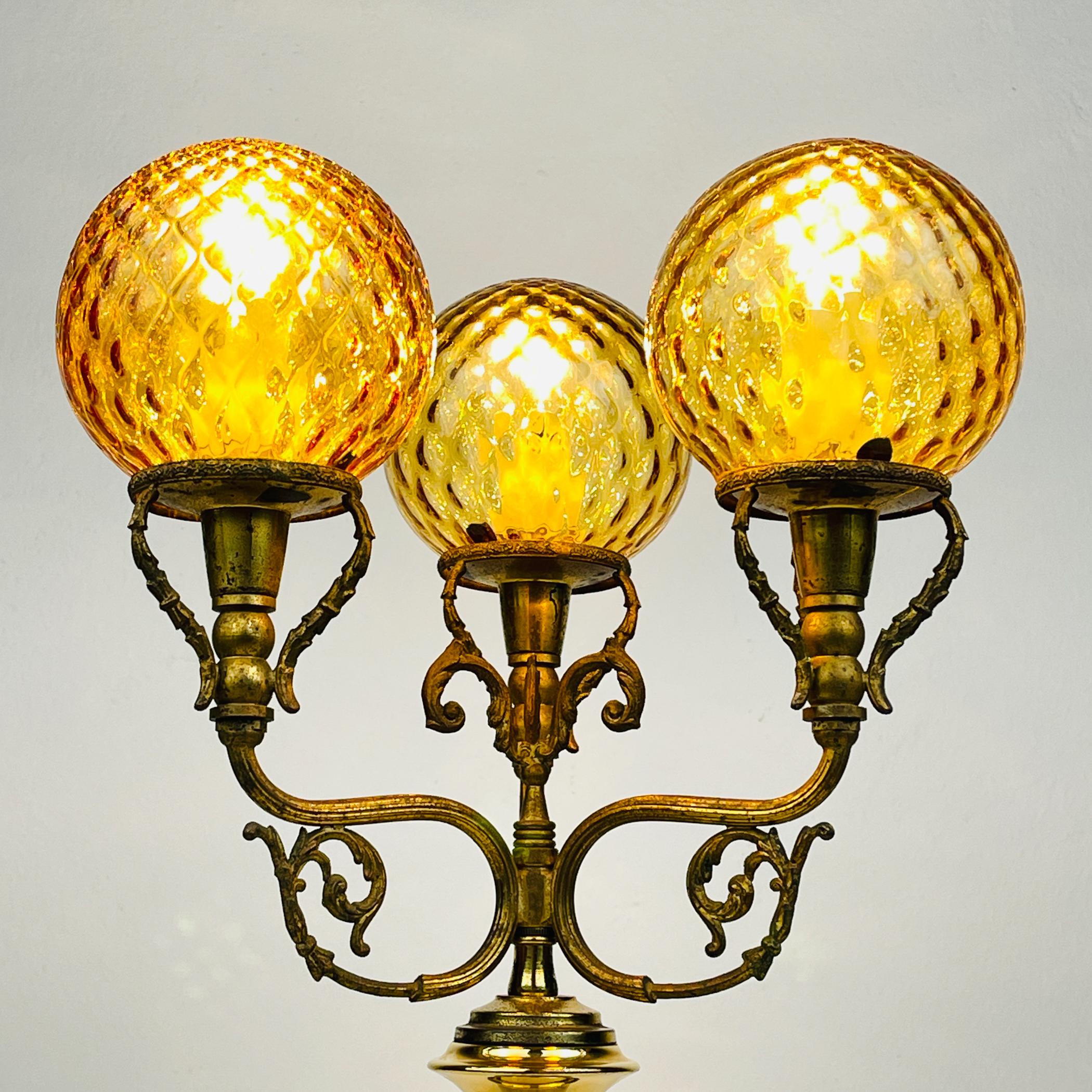 Antique 3 arm table lamp Hunting by C. Florentine, Italy 1950s For Sale 6