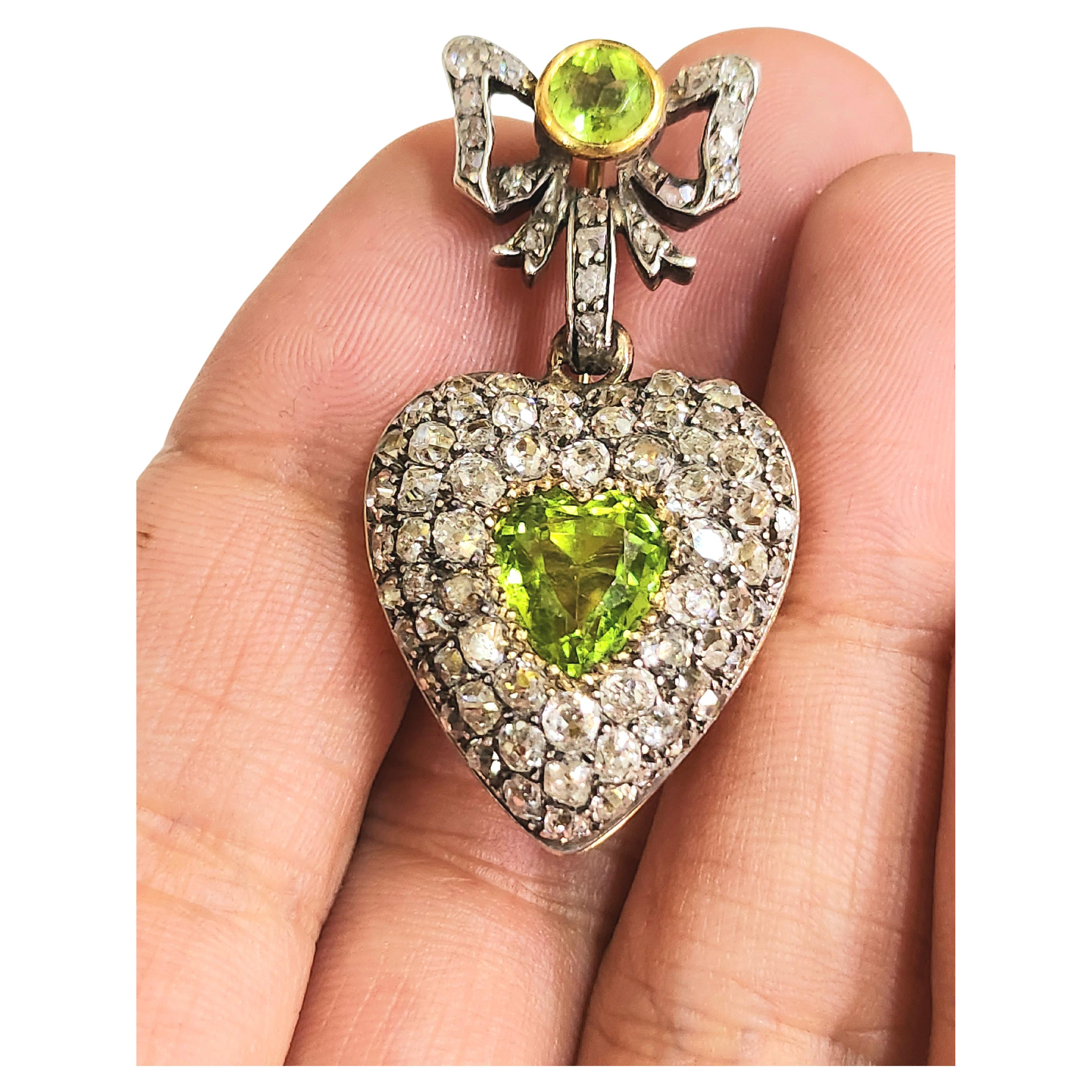 Antikes 3 Karat Diamant-Peridot-Herz-Medaillon-Gold-Anhänger mit altem Minenschliff Damen