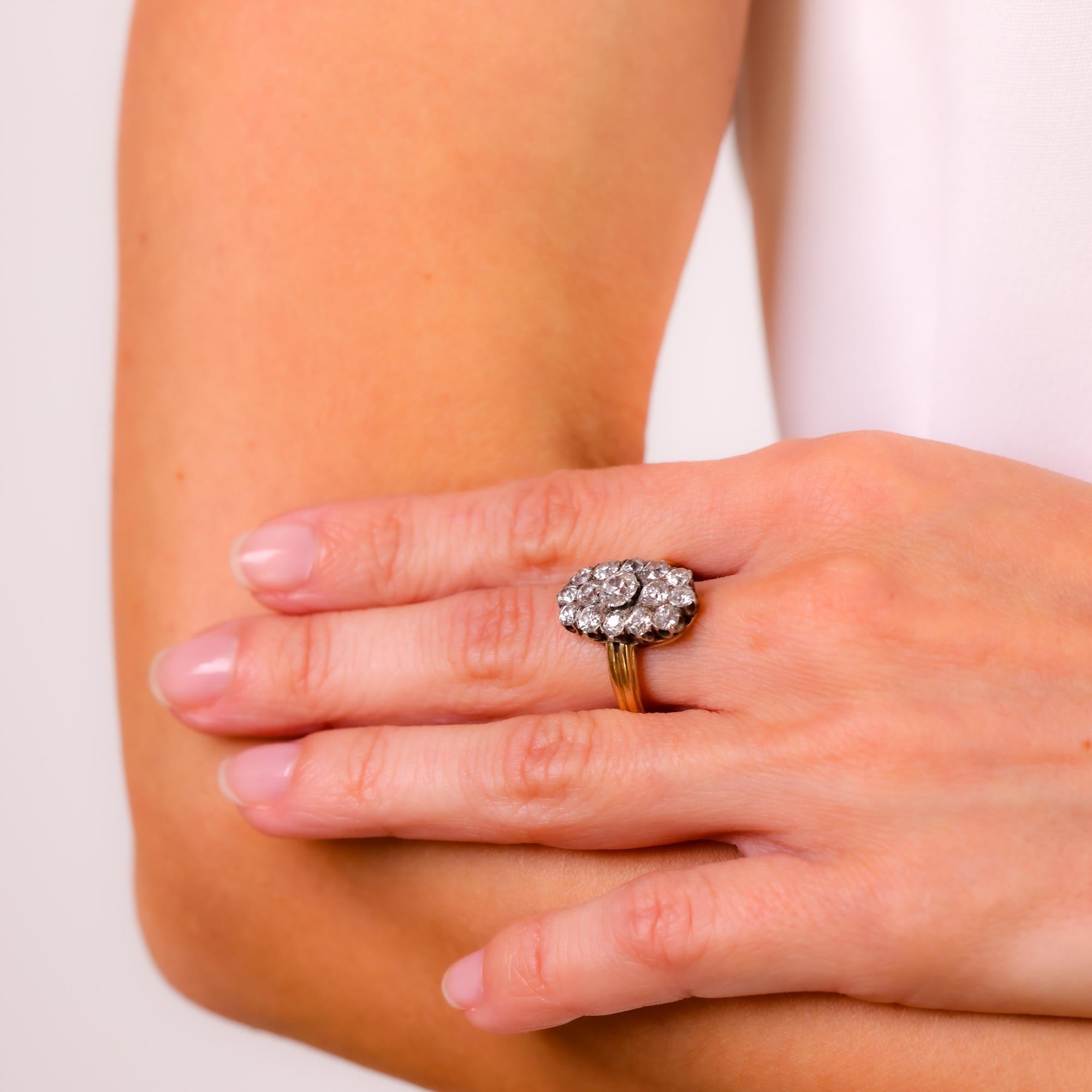 Antiker 3 Karat Gesamtgewicht Diamantring aus 18k Gelbgold und Silber mit Diamanten (Alteuropäischer Schliff)
