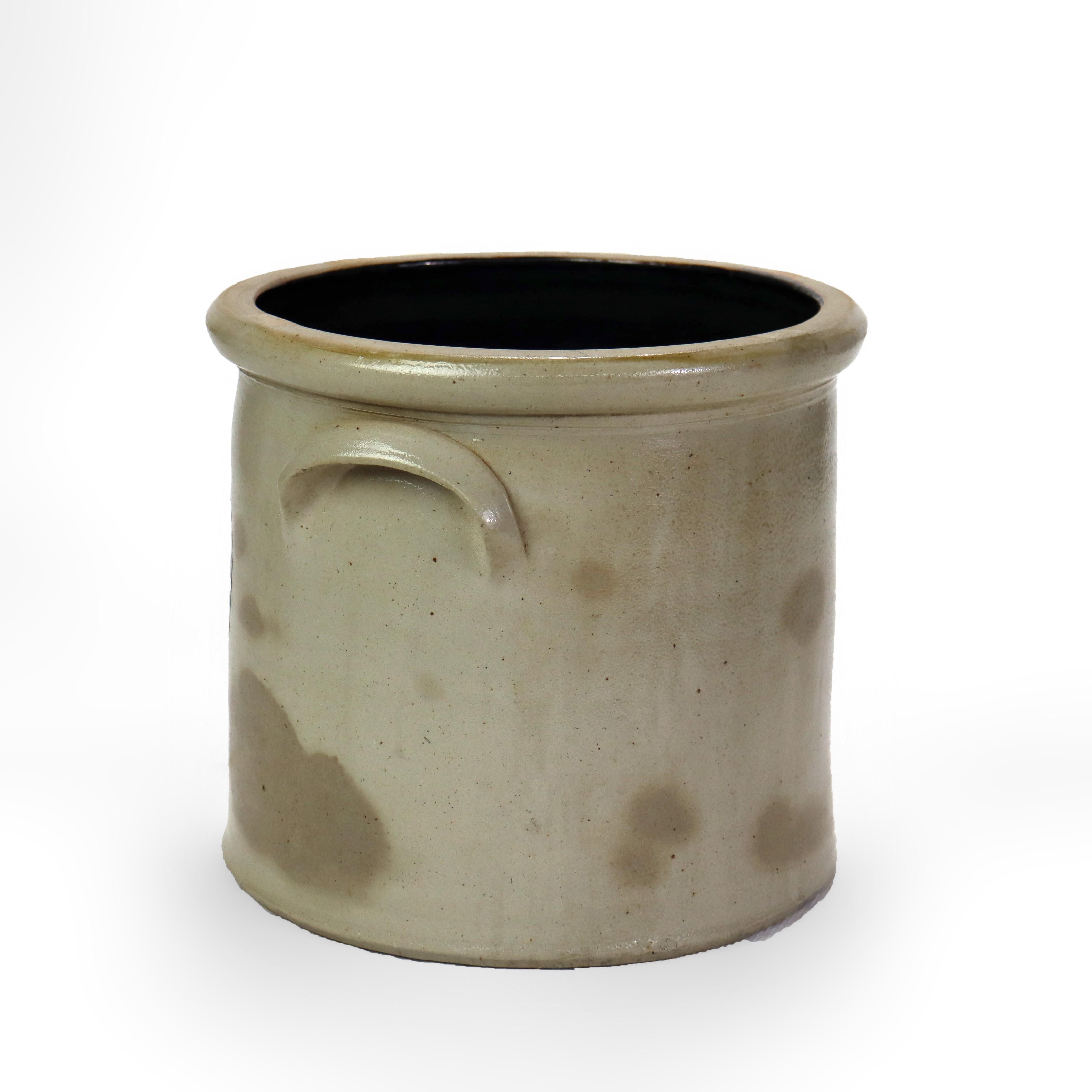 XIX secolo Antico vaso da 3 galloni in gres blu decorato con motivo a ghirlanda d'alloro, 1870 ca. in vendita