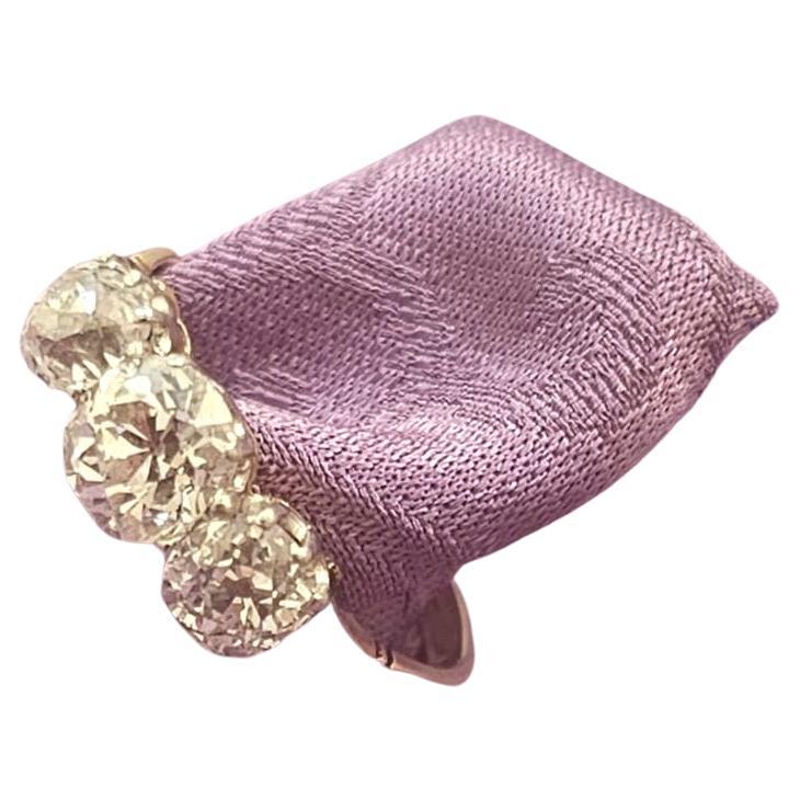 Antike 14k Gold Ring mit Platin Zinken zentriert mit 3 funkelnden alten Mine geschnitten Diamanten H/i Farbe weiß vs Klarheit exvellent geschnitten und Funken Stein Durchmesser 5mm/5mm/6mm Schätzung insgesamt Diamant Gewicht 1,90 Karat stammt aus