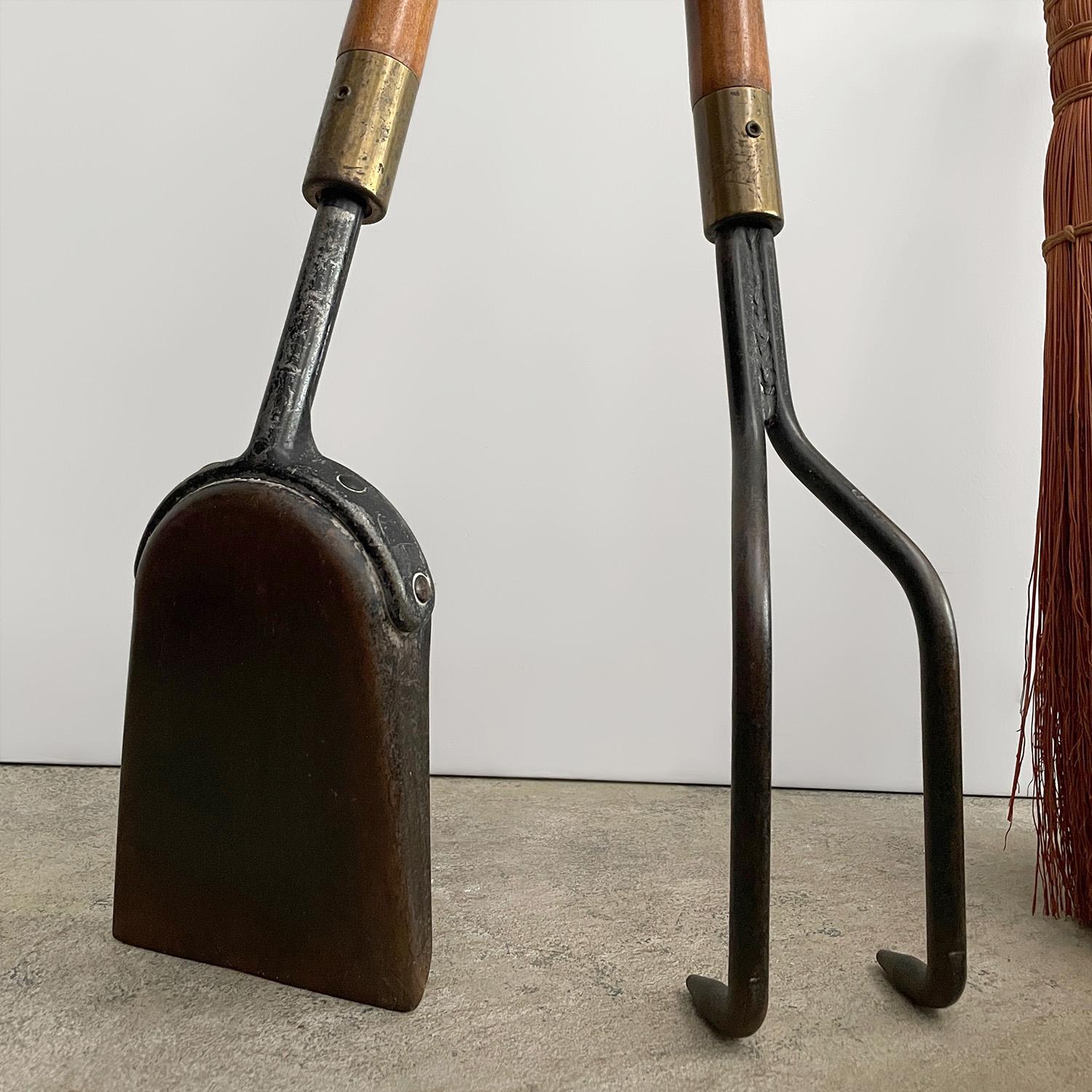 Set d'outils de cheminée 3 pièces Antiquities en vente 6