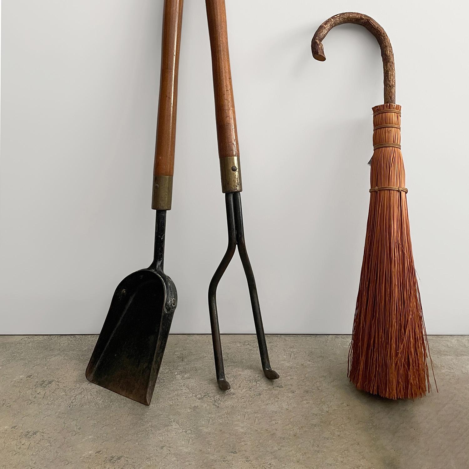 20ième siècle Set d'outils de cheminée 3 pièces Antiquities en vente