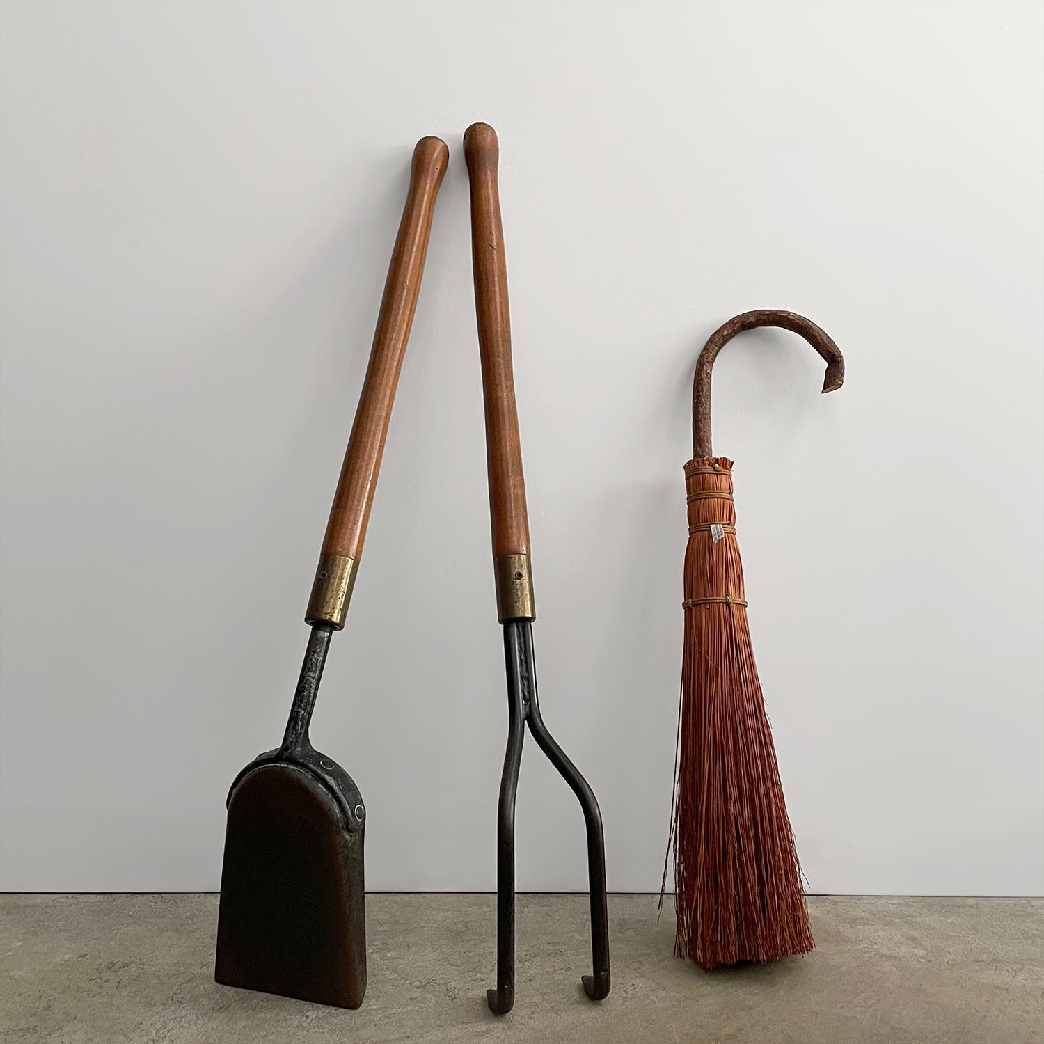 Set d'outils de cheminée 3 pièces Antiquities en vente 4