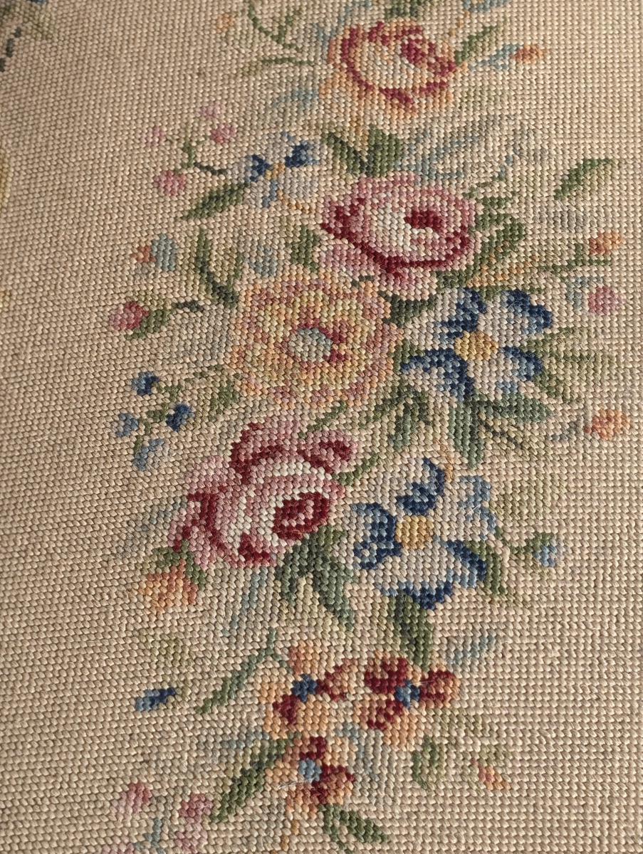 Ancienne suite de salon 3 pièces en noyer sculpté de style Louis XV en vente 1