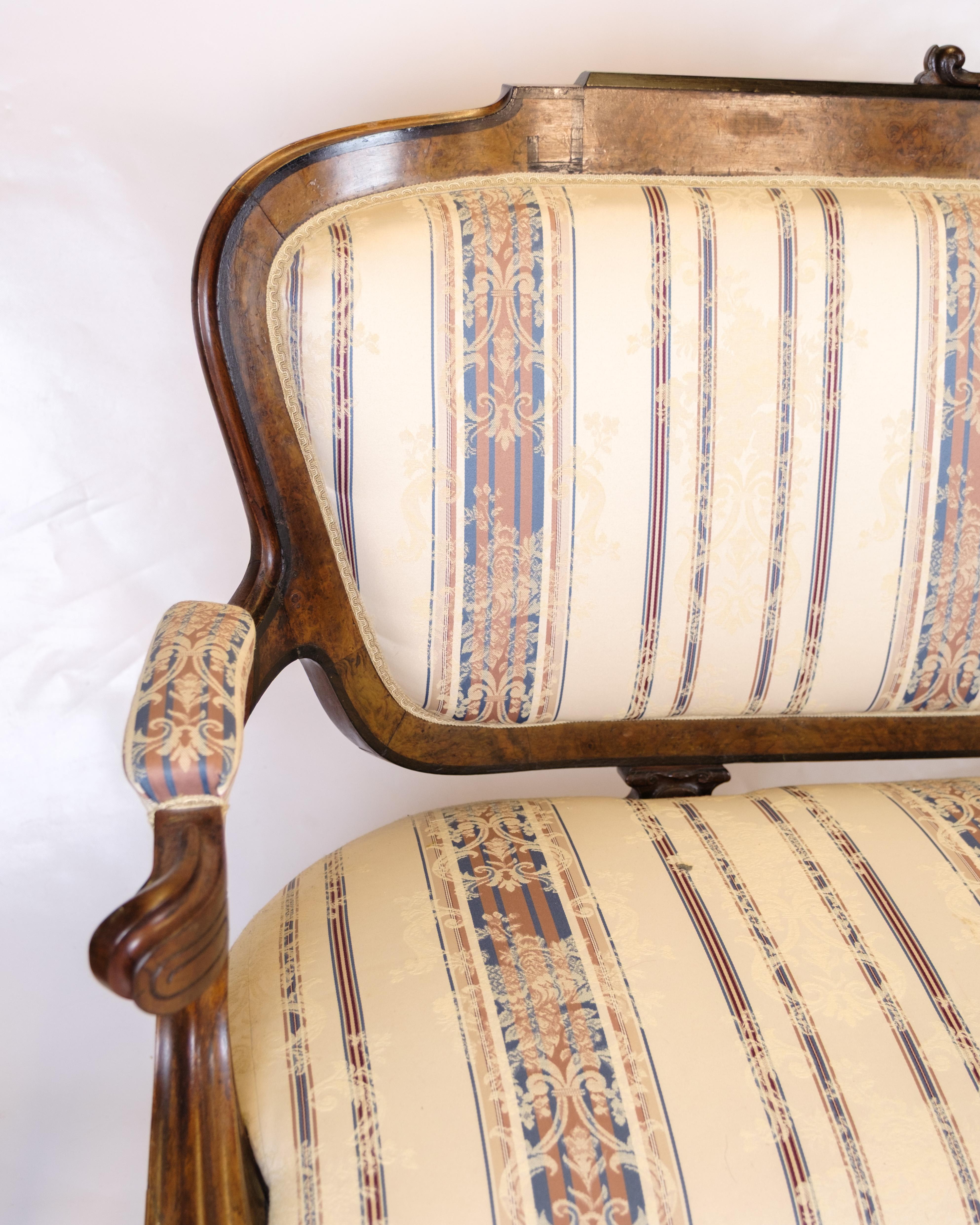 Antique 3-Seater Sofa In Klunke Style Made In Walnut & Striped Upholstery im Zustand „Gut“ im Angebot in Lejre, DK