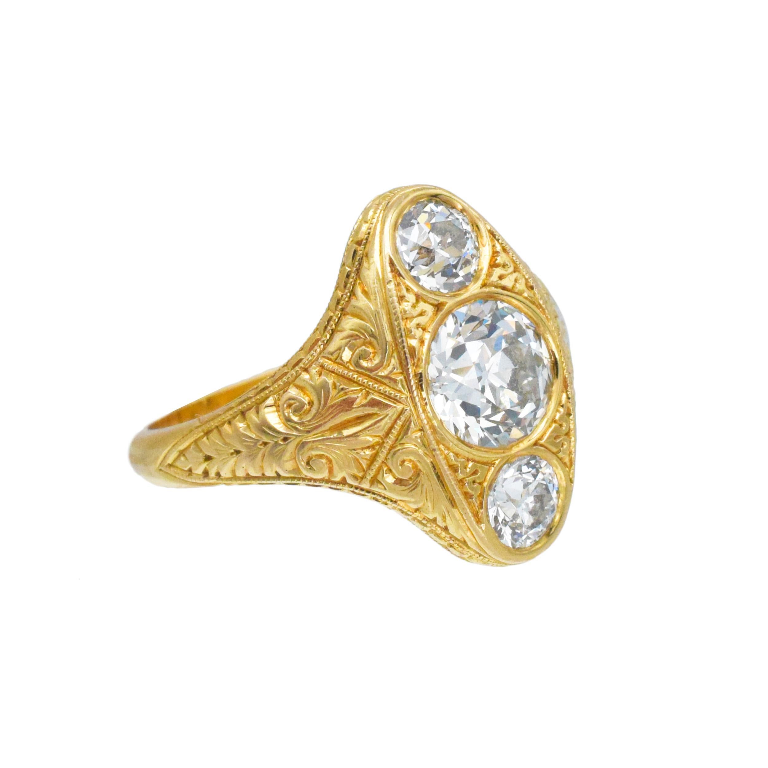 Bague ancienne à trois pierres et diamants Pour femmes en vente