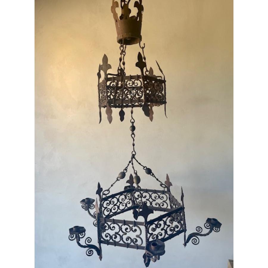 Lampadario a candela antico a 3 livelli in ferro
Dimensioni - Livello 1: 4 