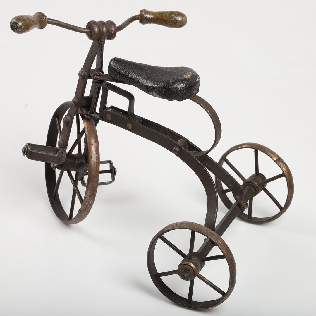 Art déco Sculpture décorative de bicyclette ancienne à 3 roues forgée CYCLE Home Decor en vente