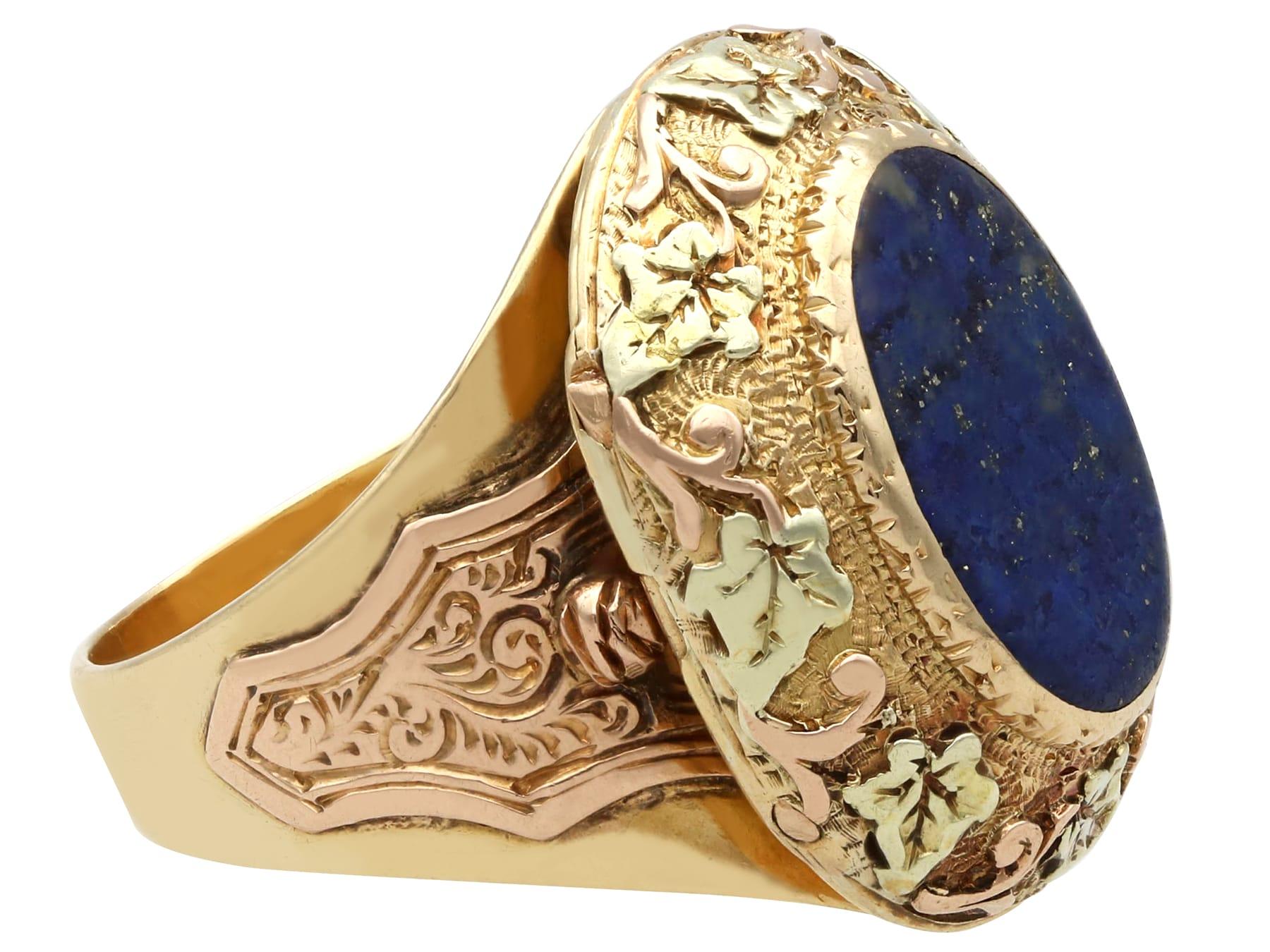 Bague médaillon ancienne en or jaune 15 carats et lapis-lazuli de 3,02 carats, c. 1880 Unisexe en vente