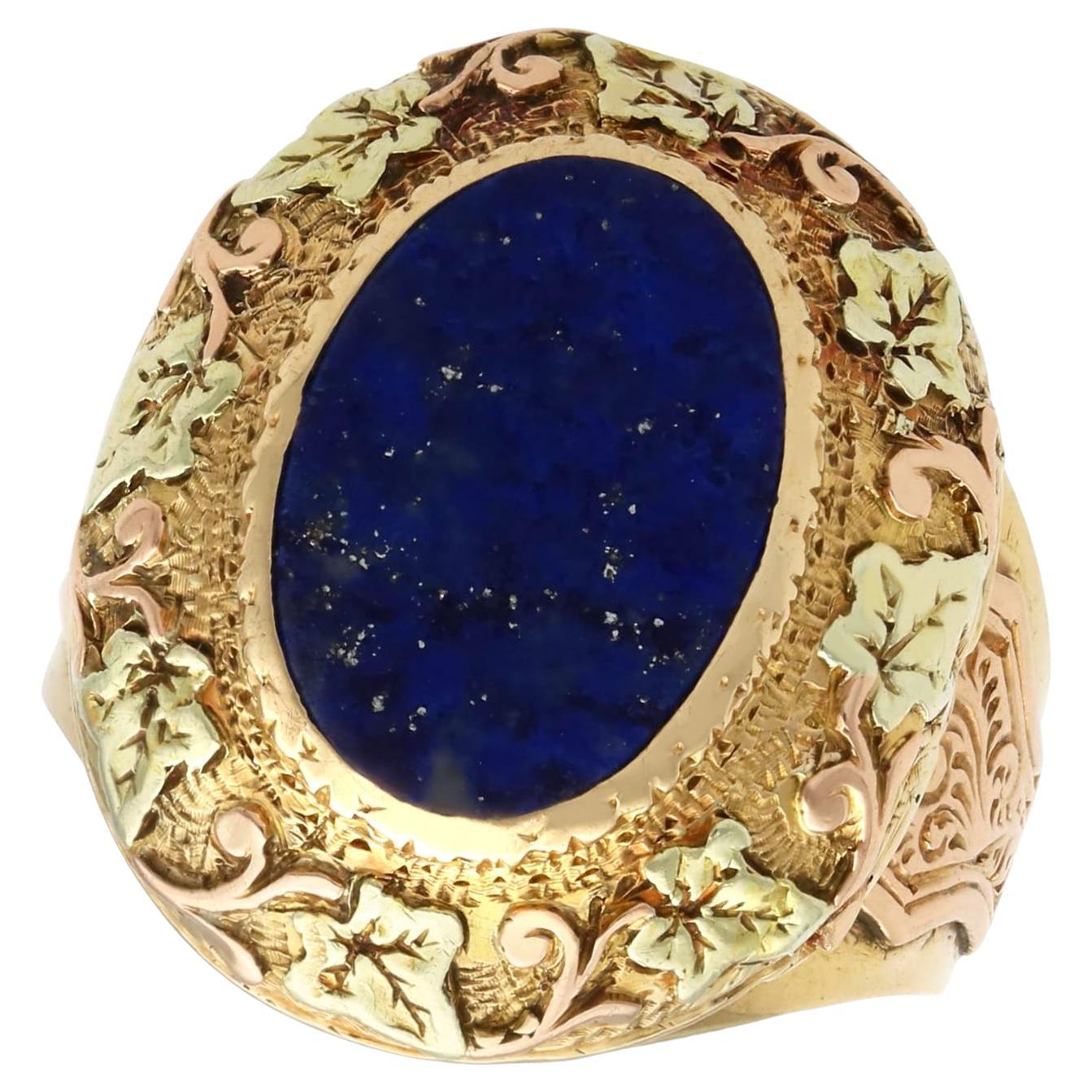 Bague médaillon ancienne en or jaune 15 carats et lapis-lazuli de 3,02 carats, c. 1880 en vente