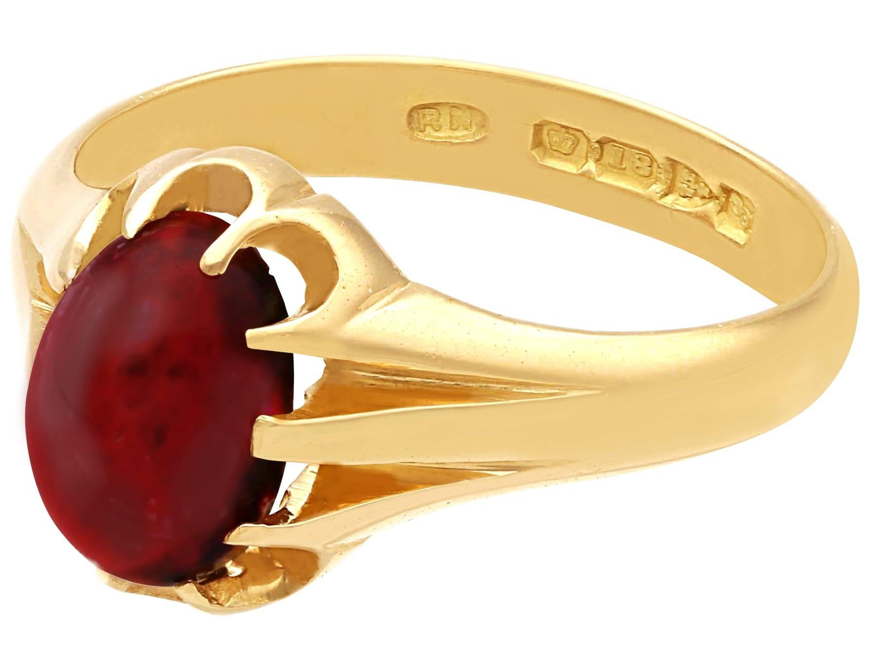 Cabochon Antique 3.05 Carat Garnet and 18k Yellow Gold Dress Ring (1918) For Sale