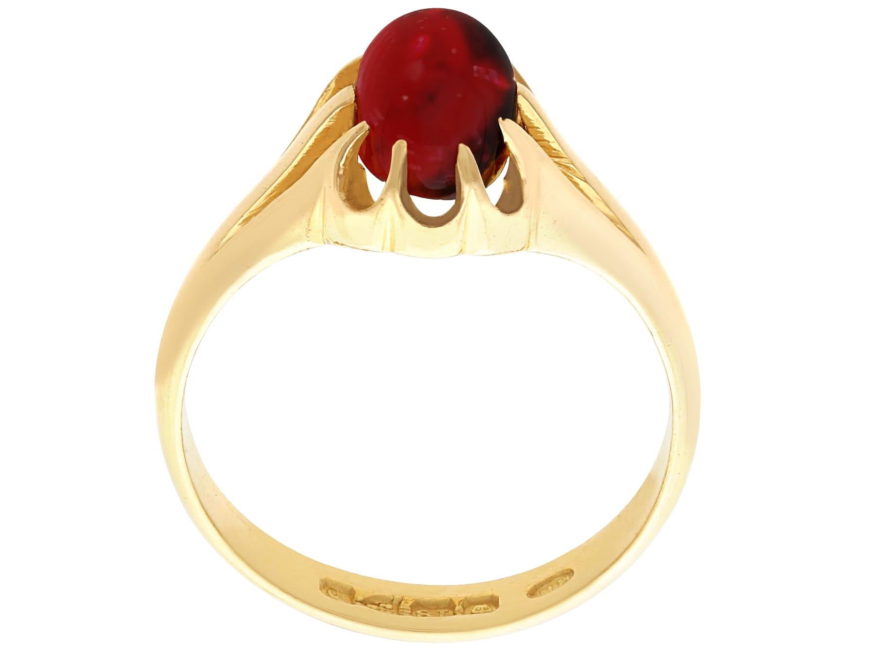 Women's or Men's Antique 3.05 Carat Garnet and 18k Yellow Gold Dress Ring (1918) For Sale
