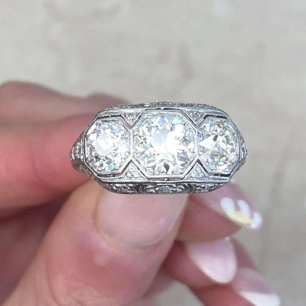 Antique 3.05 Carat Old Euro-Cut Diamond Engagement Ring, Platinum, circa 1930 For Sale 4