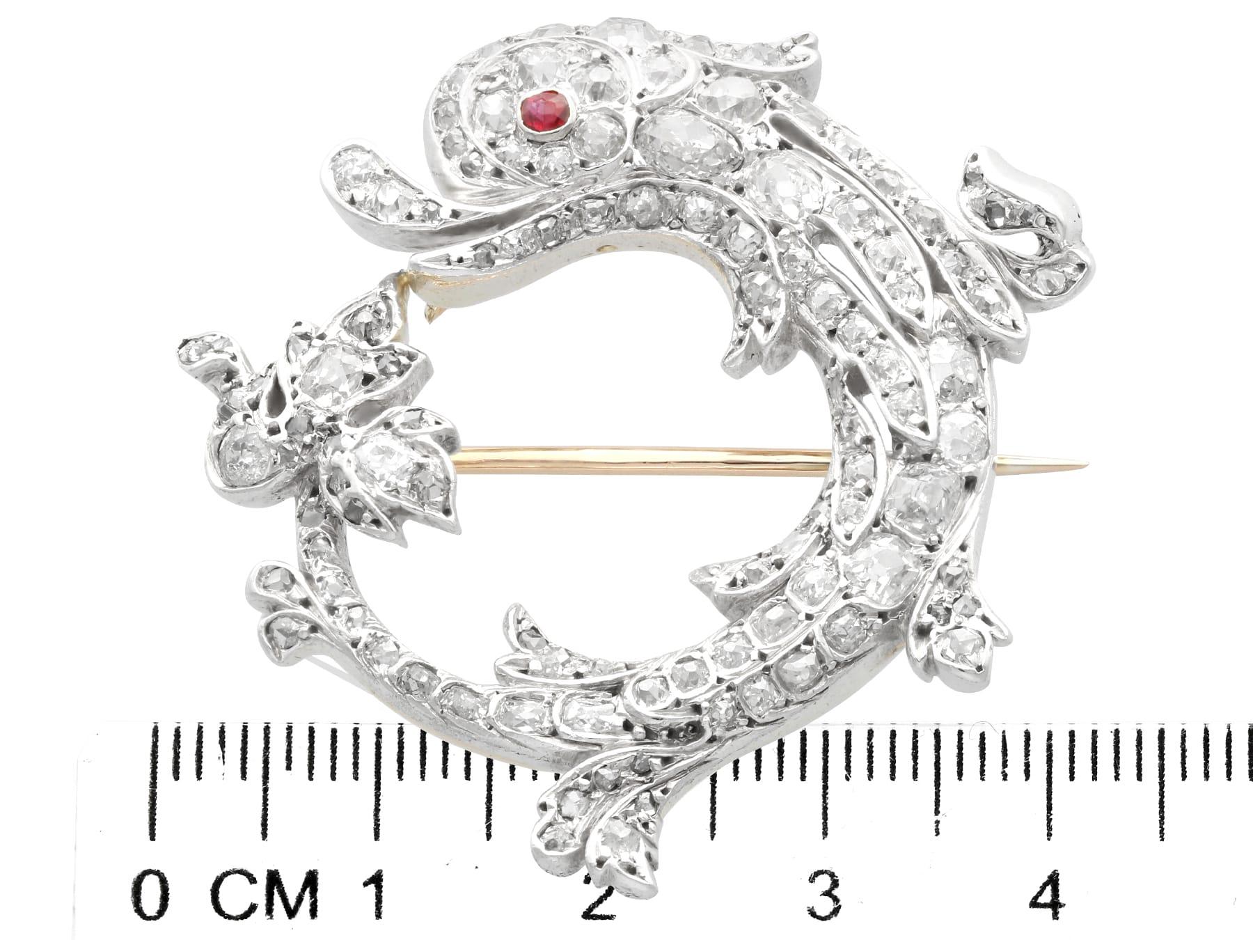 Broche/pendentif ancien en or jaune 12 carats avec diamants et rubis de 3,05 carats en vente 2