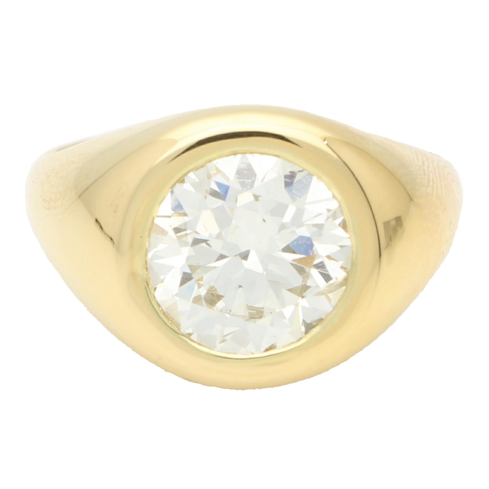 Moderne Bague ancienne 3.12ct Old Cut Bezel Set Diamond Ring en or jaune 18k en vente