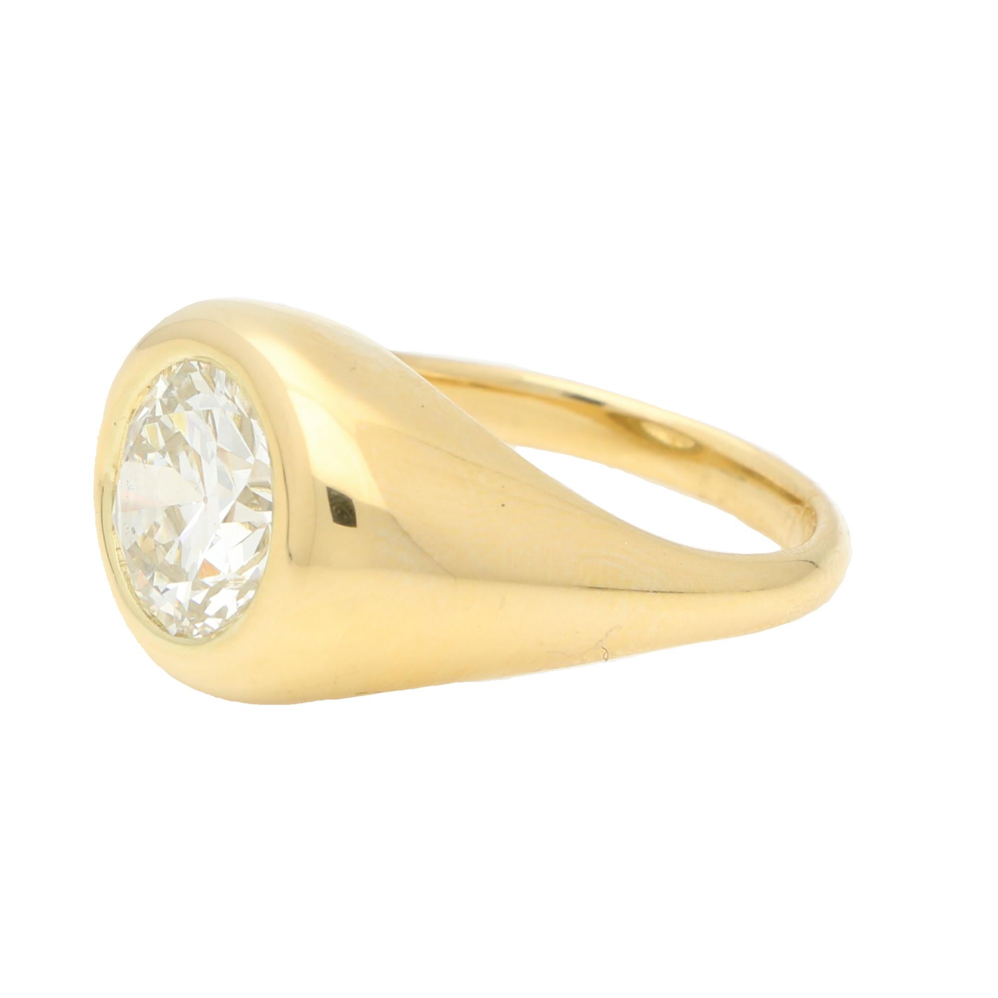 Taille vieille mine Bague ancienne 3.12ct Old Cut Bezel Set Diamond Ring en or jaune 18k en vente