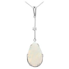 Antiker Anhänger aus 18 Karat Weißgold mit 3,12 Karat Opal und 0,10 Karat Diamant, um 1930