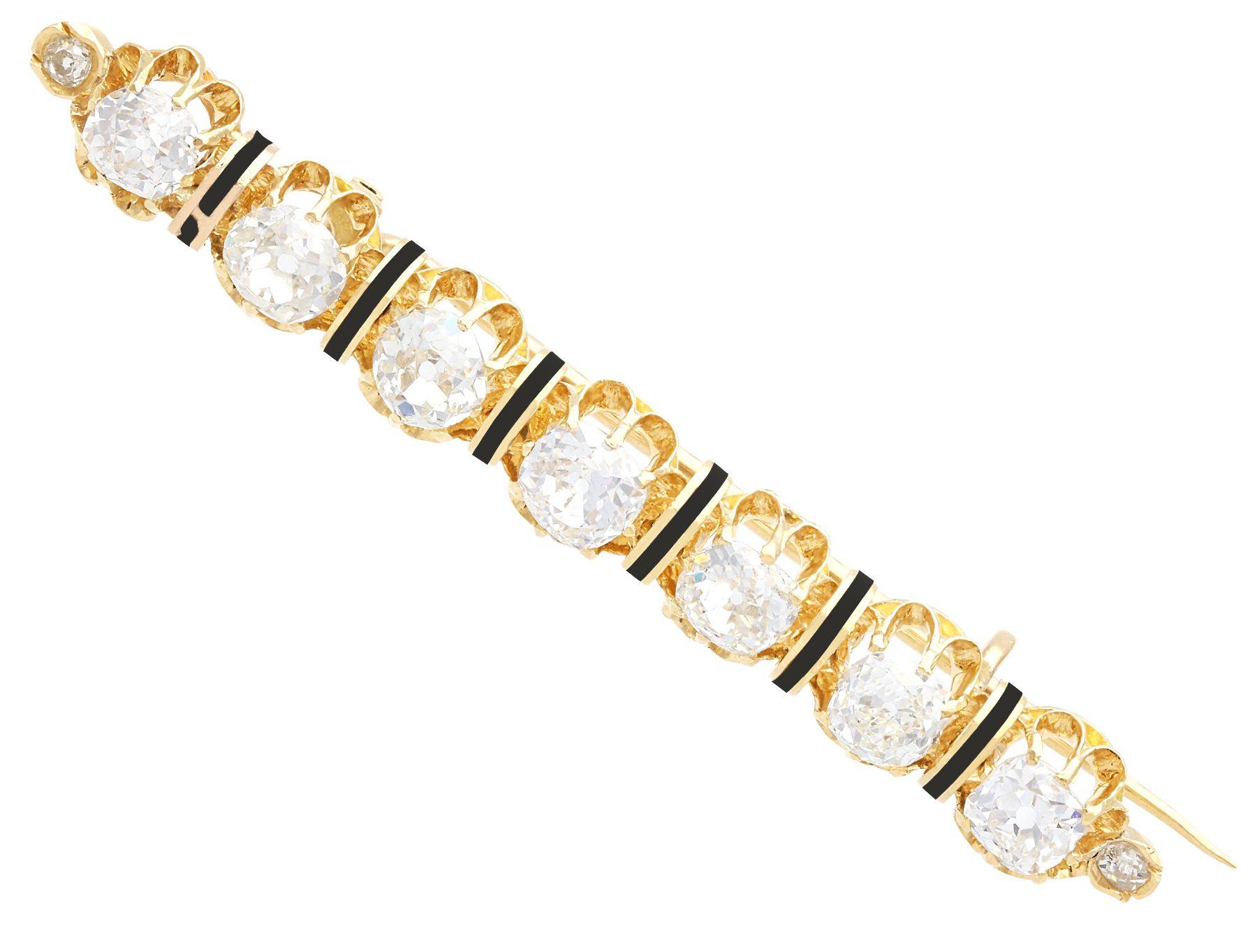 Taille ronde Broche ancienne à barre en or jaune 15 carats et diamants de 3,13 carats, c. 1890 en vente