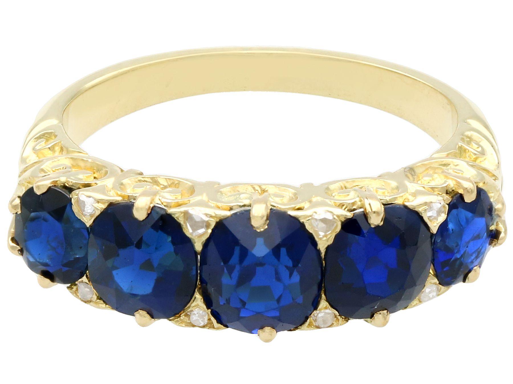 Antique 3.15 Carat Basaltic Sapphire and Diamond Five Stone Ring in Yellow Gold In Excellent Condition For Sale In Jesmond, Newcastle Upon Tyne