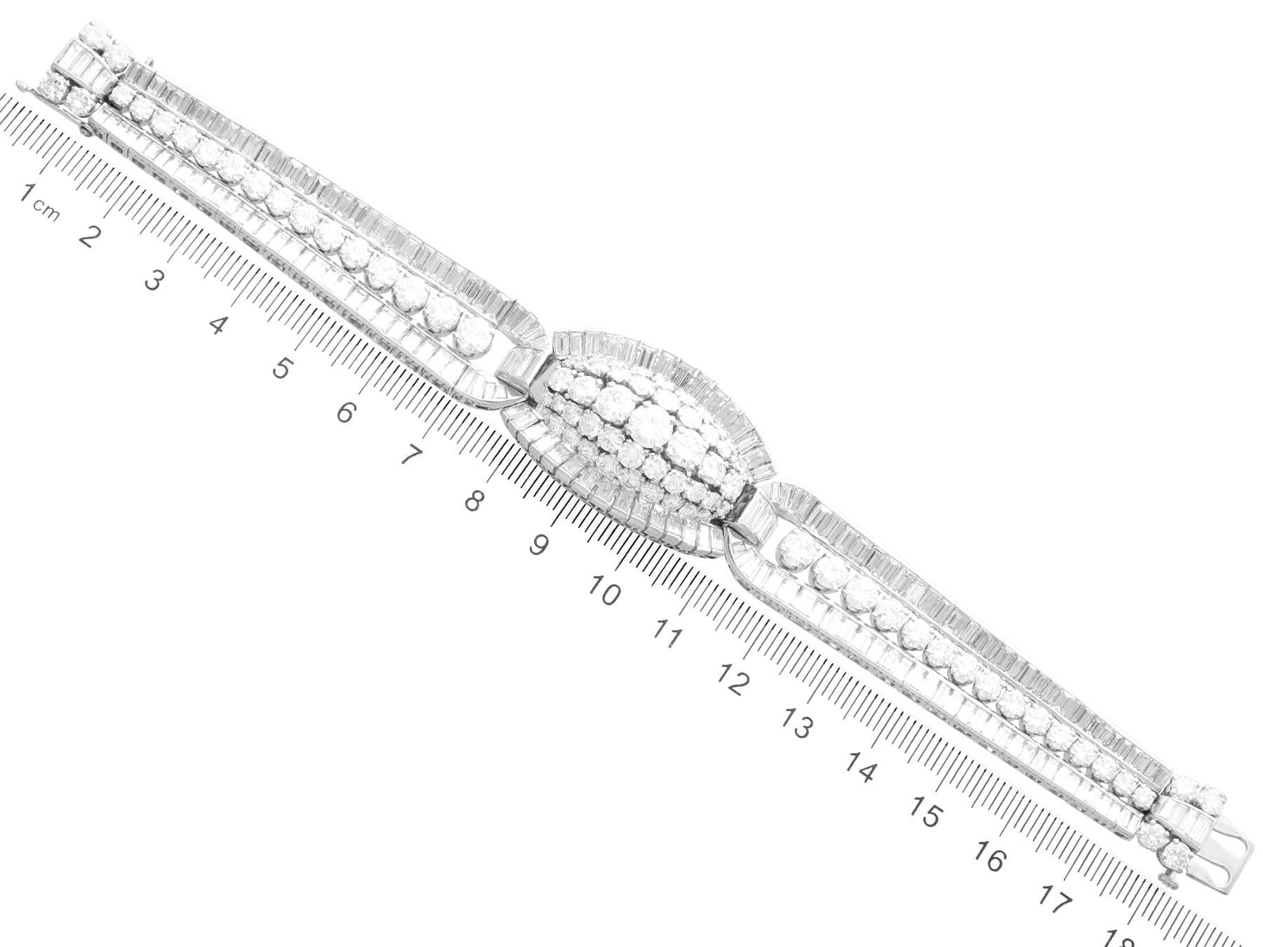 Antique 31.54 Carat Diamond and Platinum Bracelet - Circa 1925 For Sale 3