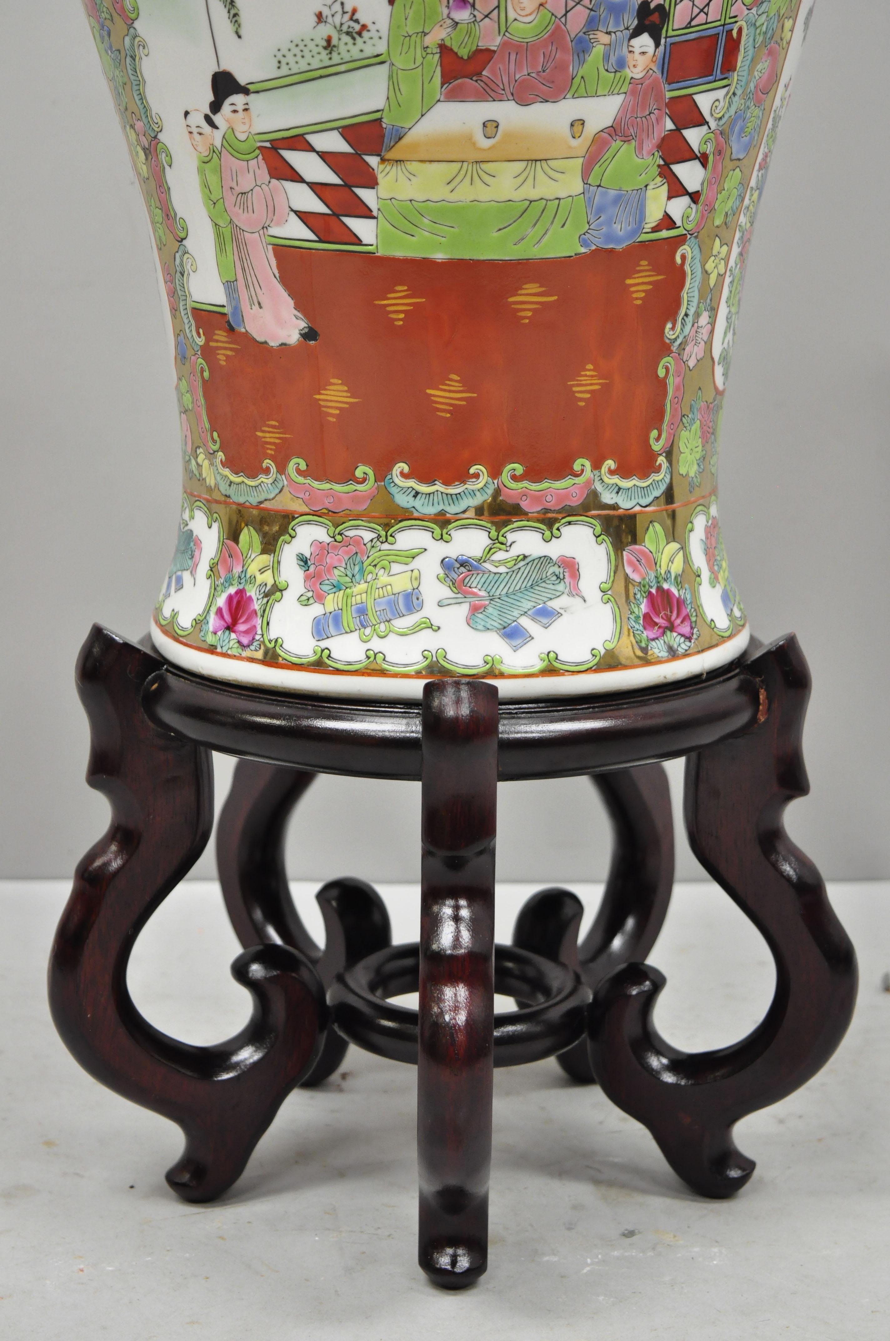 Antique 32 034 chinois Famille Rose Porcelaine Urne Vase Vessel Temple Jar on B en vente 3