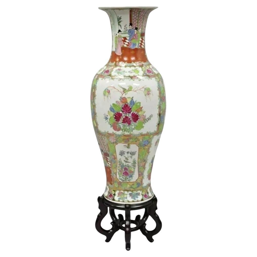 Antike 32" Chinesische Famille-Rose-Porzellan-Urnenvase, Gefäß, Tempelglas auf Sockel, antik