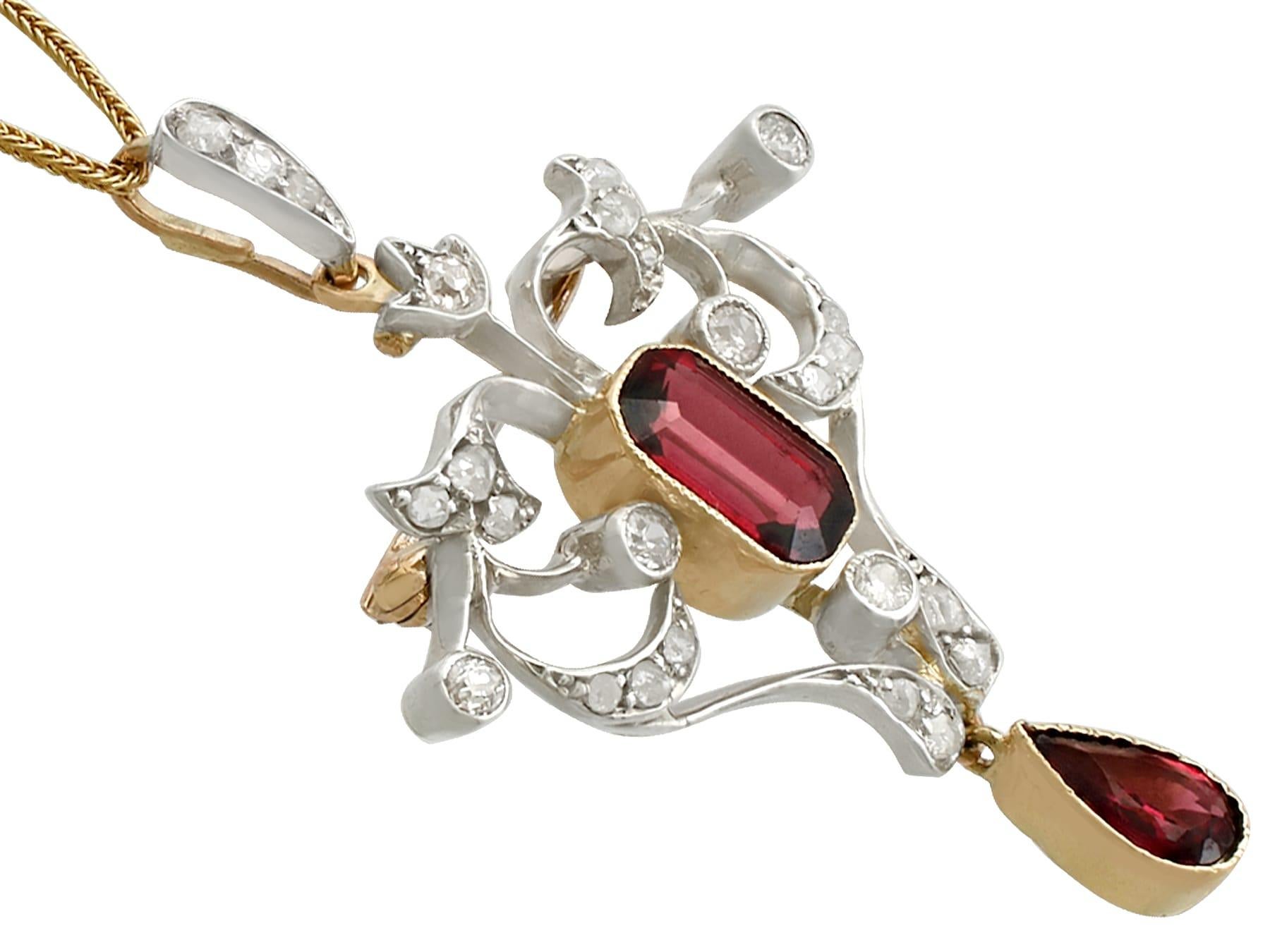 Antique 3.22 Carat Garnet and Diamond Yellow Gold Pendant / Brooch In Excellent Condition For Sale In Jesmond, Newcastle Upon Tyne