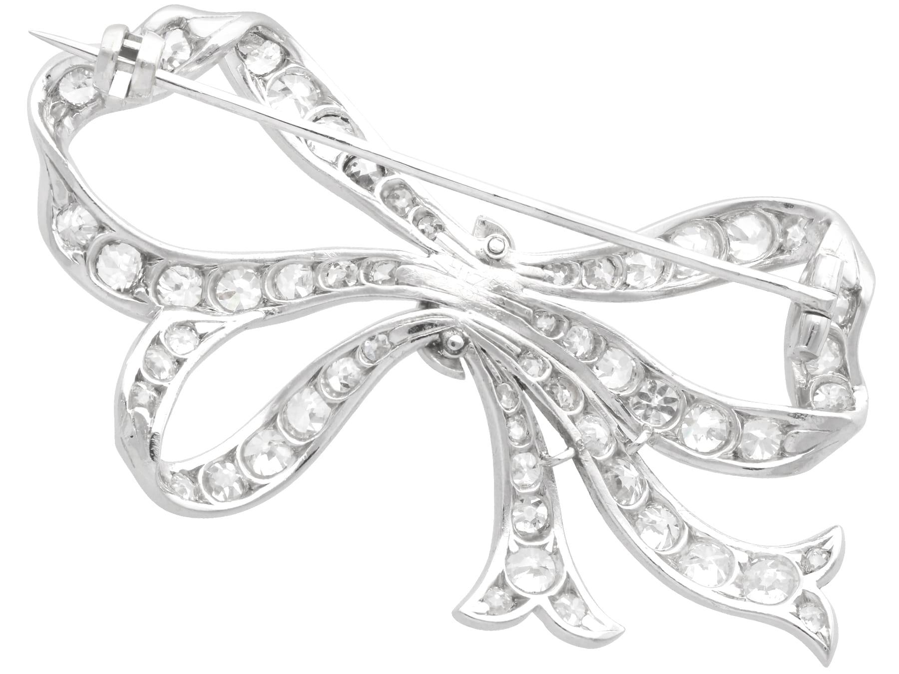 Antique 3.30Ct Diamond and Platinum Bow Brooch Circa 1915 1