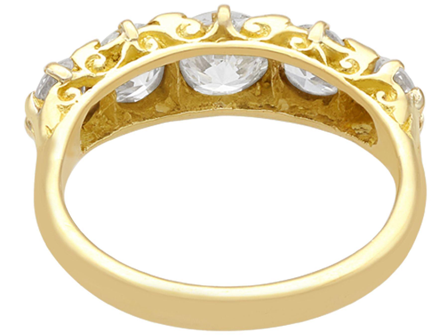 Antiker 3,31 Karat Diamant und 18k Gelbgold Fünf-Stein-Ring im Zustand „Hervorragend“ im Angebot in Jesmond, Newcastle Upon Tyne