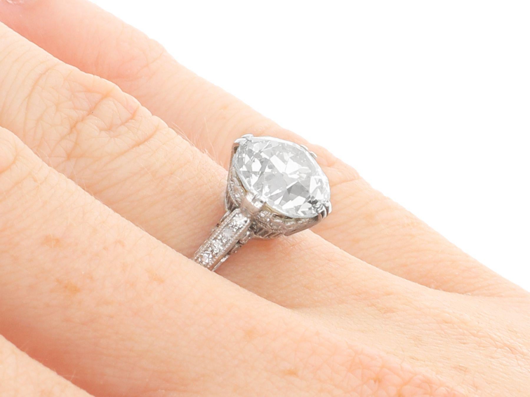 Antique 3.31 Carat Diamond and Platinum Solitaire Engagement Ring For Sale 2
