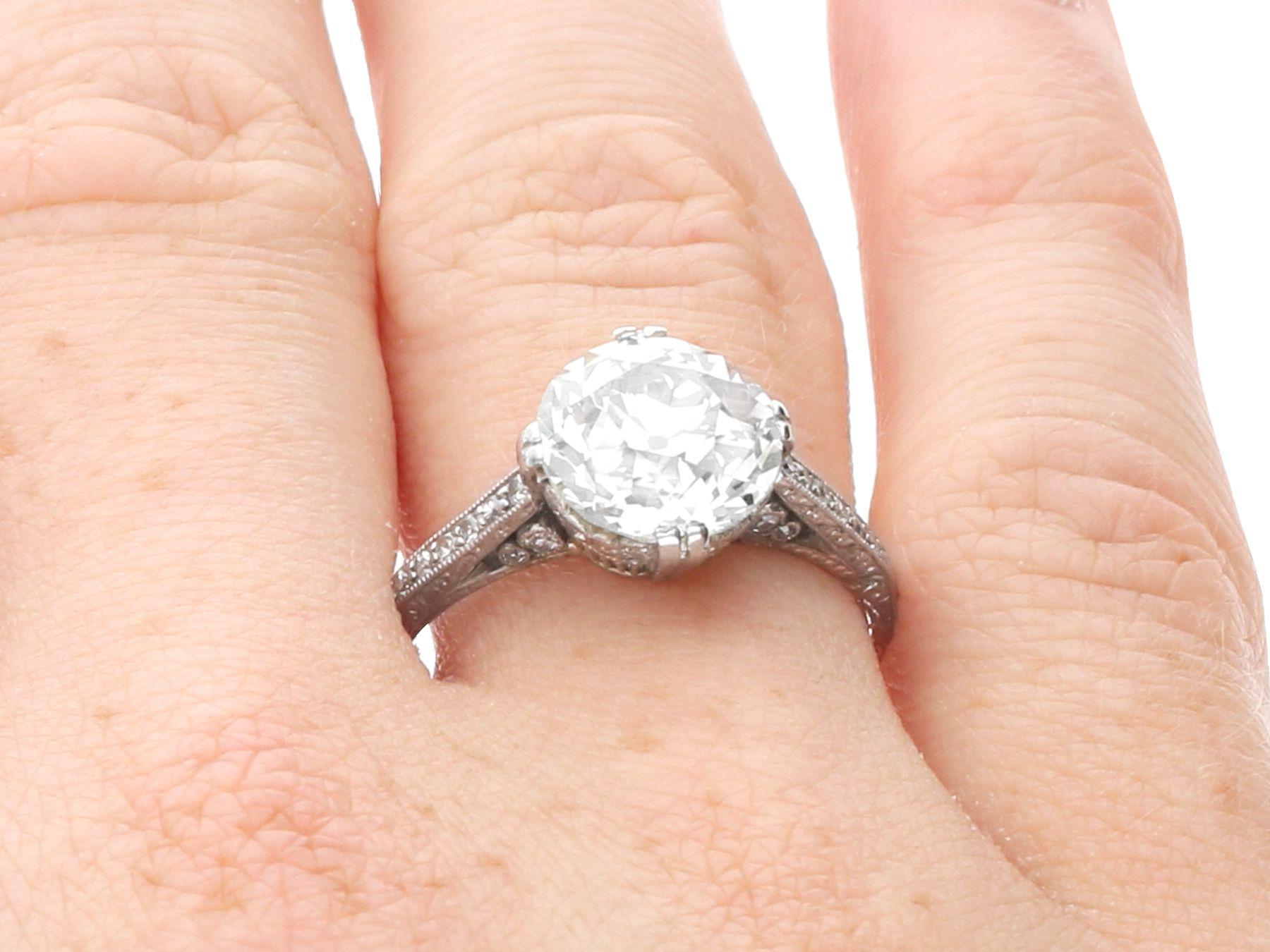 Antique 3.31 Carat Diamond and Platinum Solitaire Engagement Ring For Sale 3