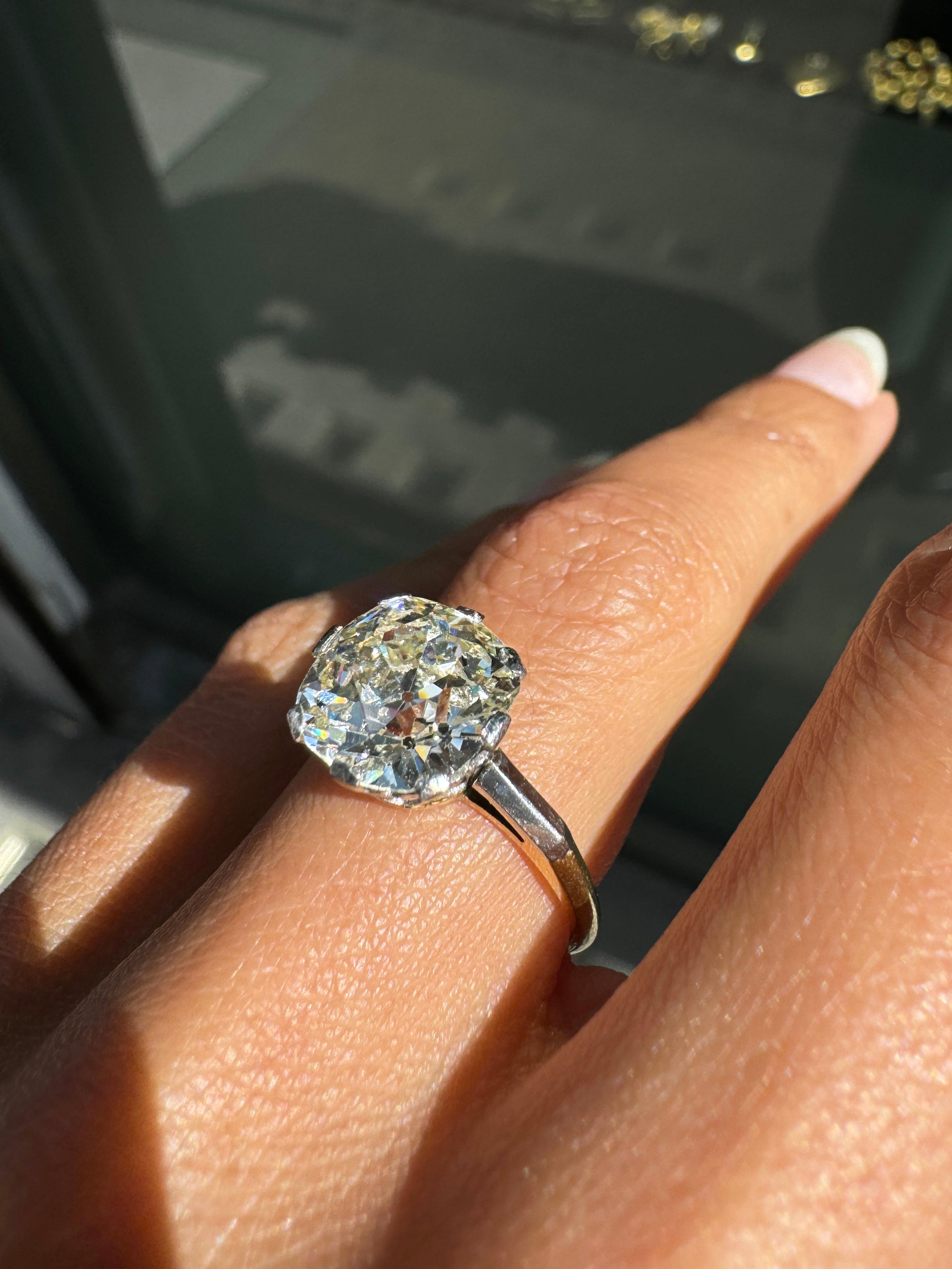 Antique 3.42 Carat Old Cushion Cut Diamond Engagement Ring, circa 1910 For Sale 1