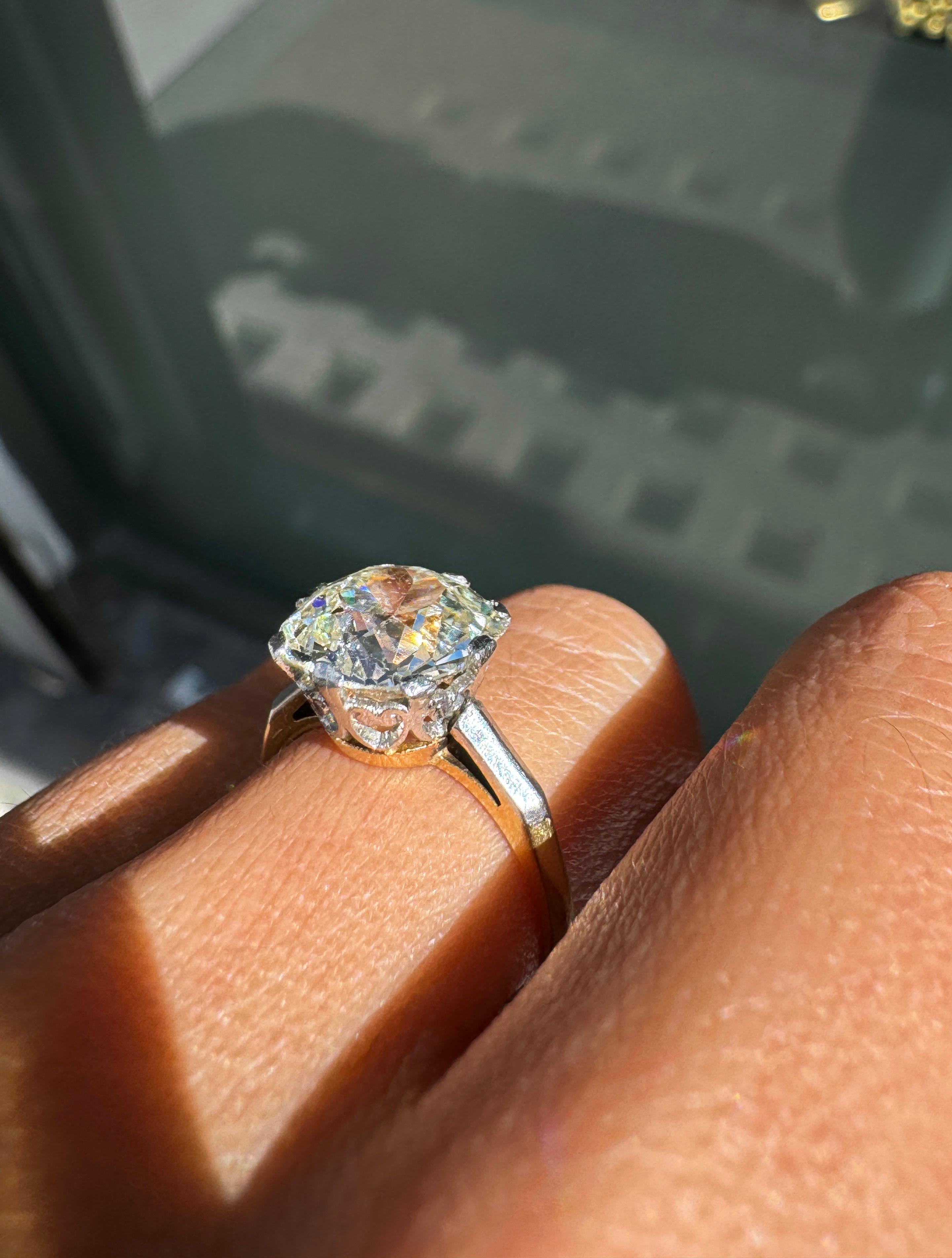 Antique 3.42 Carat Old Cushion Cut Diamond Engagement Ring, circa 1910 For Sale 2