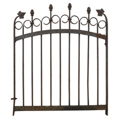 Antique 34,25 po. Gate de jardin en fer forgé arqué