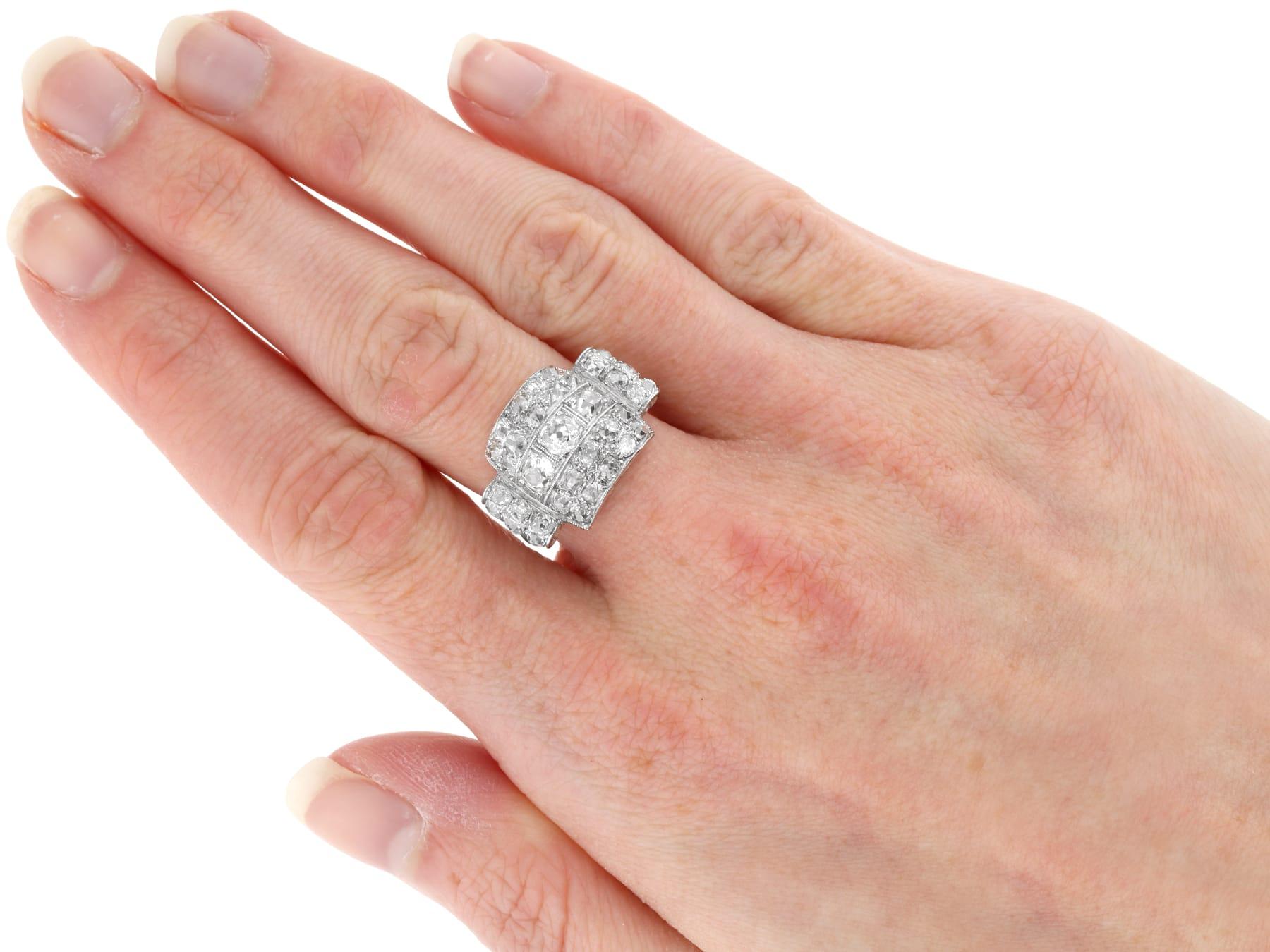 Art Deco 3,44 Karat Diamant und Platin Kleidring für Damen oder Herren im Angebot