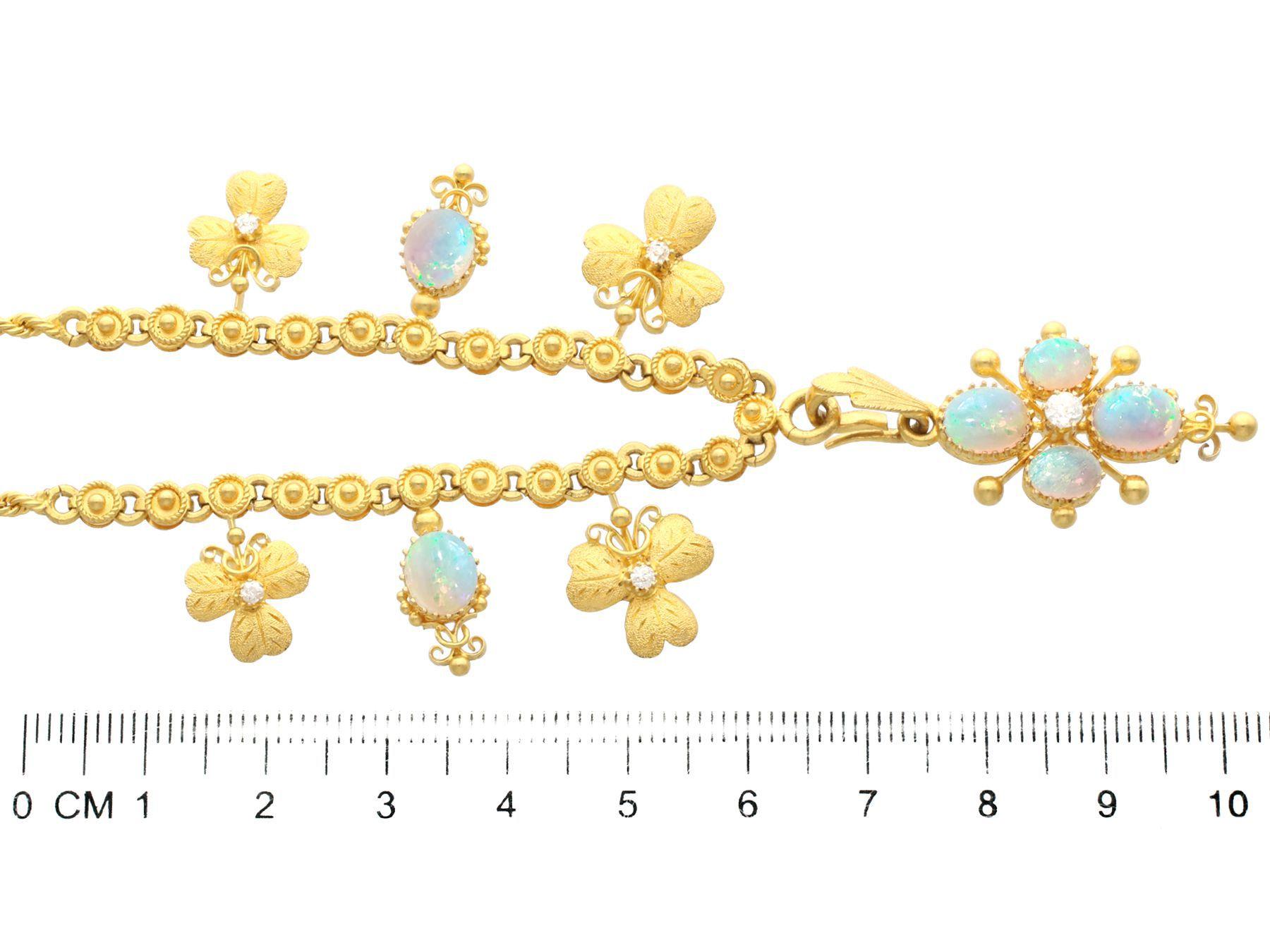 Antike Halskette mit 3,45 Karat Opal und Diamant aus 22k Gelbgold, um 1890 im Angebot 1